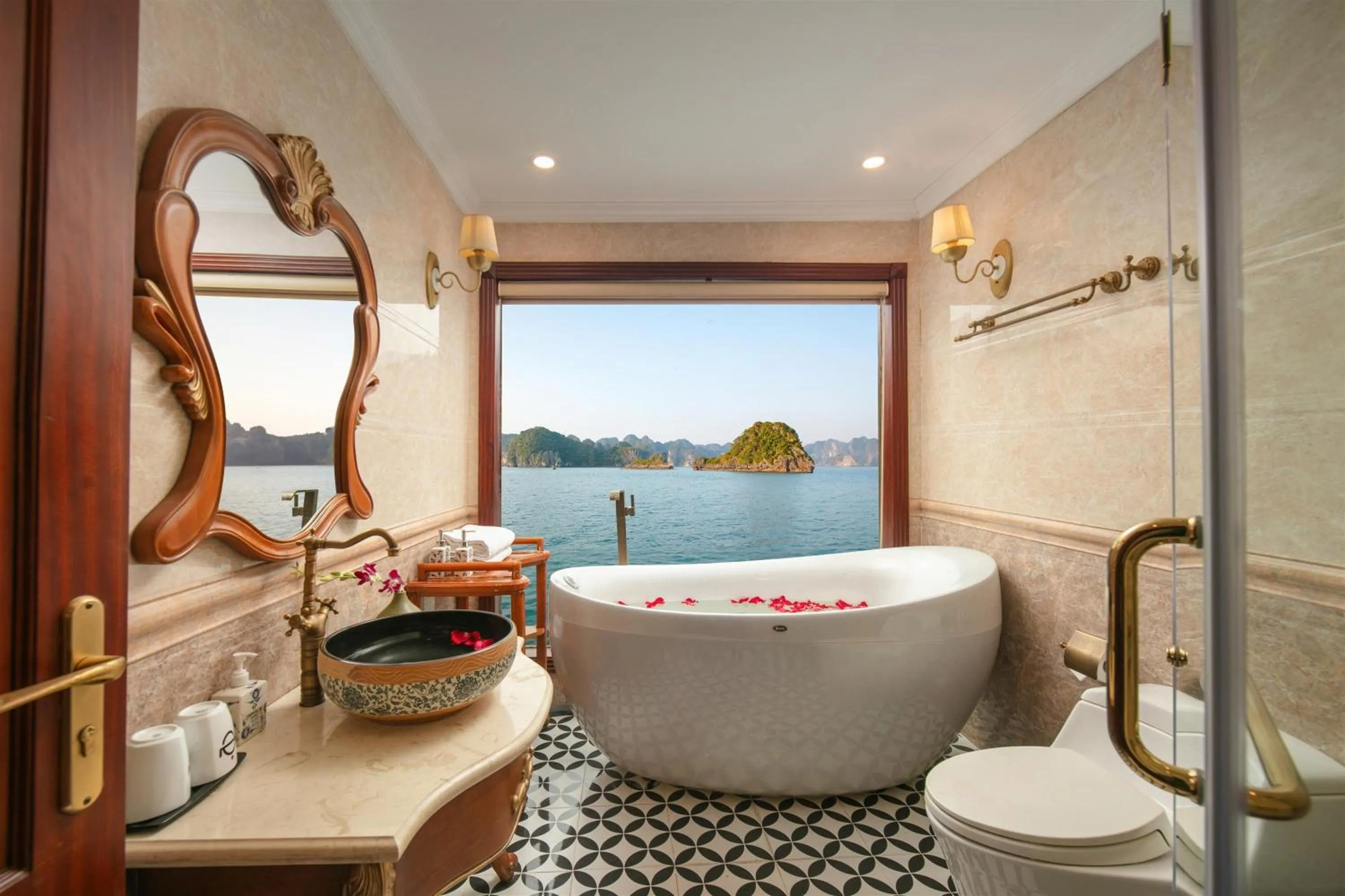 Bathroom in Emperor Cruises Legacy Ha Long