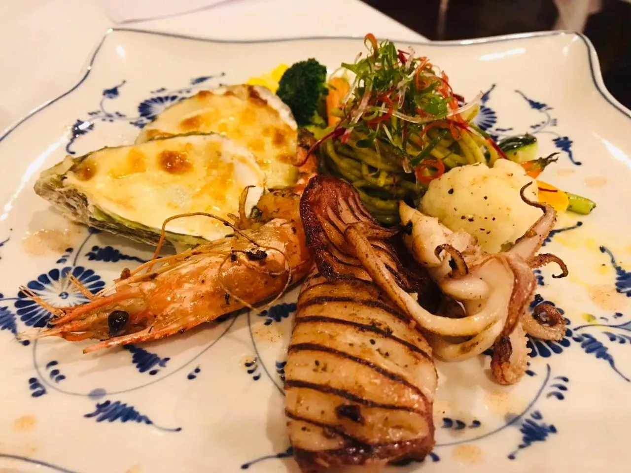 Food in Emperor Cruises Legacy Ha Long