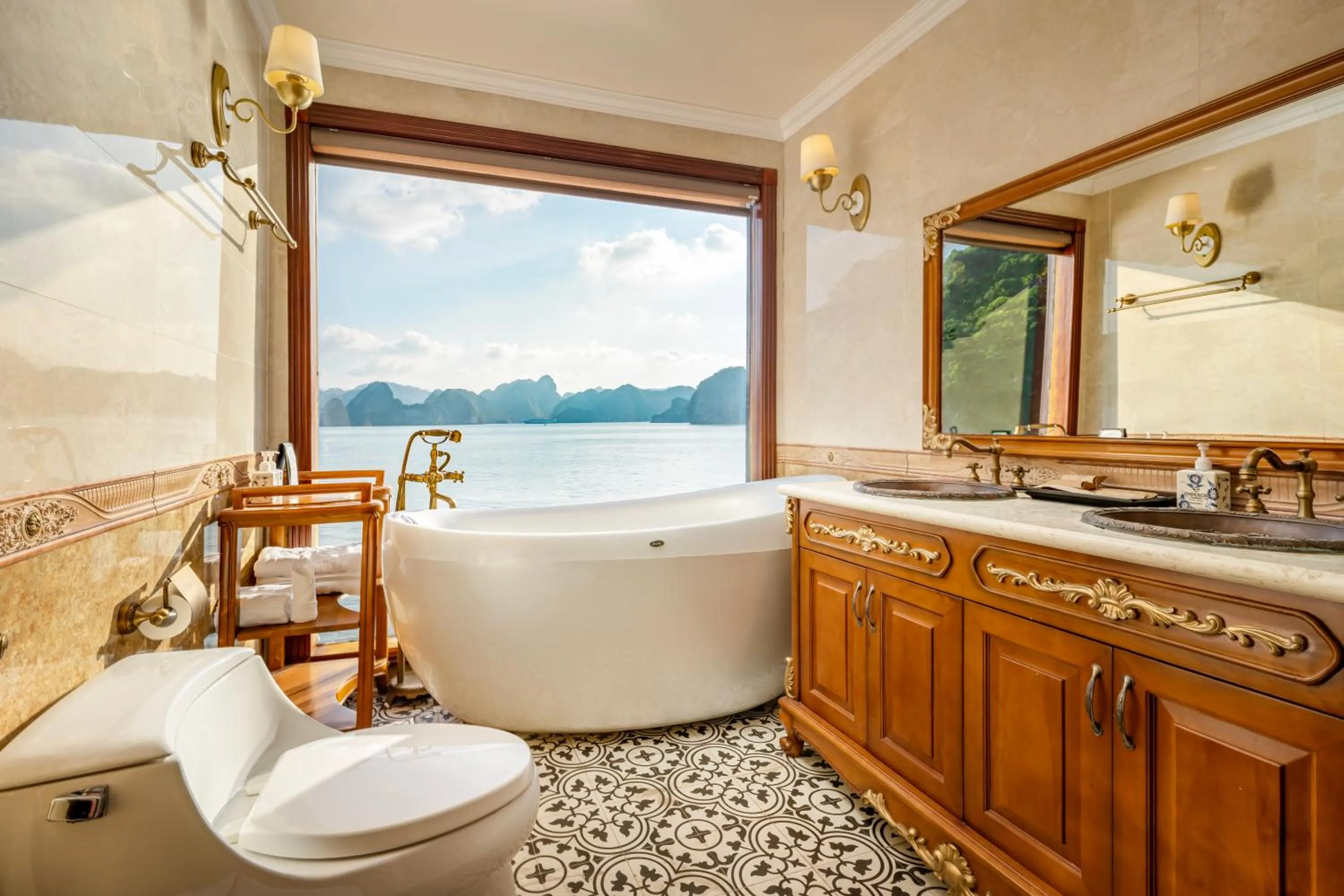 Bathroom in Emperor Cruises Legacy Ha Long