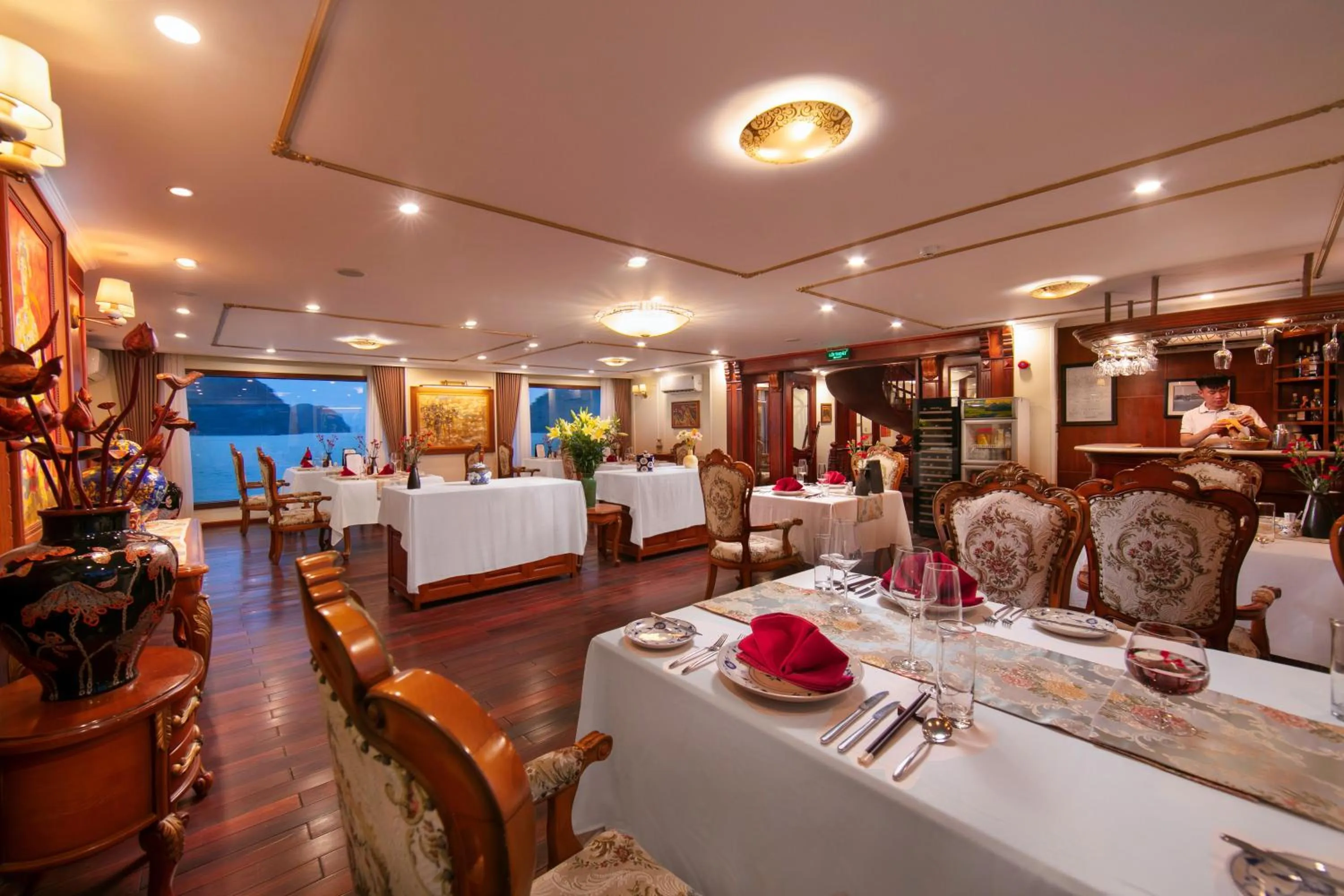 Restaurant/places to eat in Emperor Cruises Legacy Ha Long