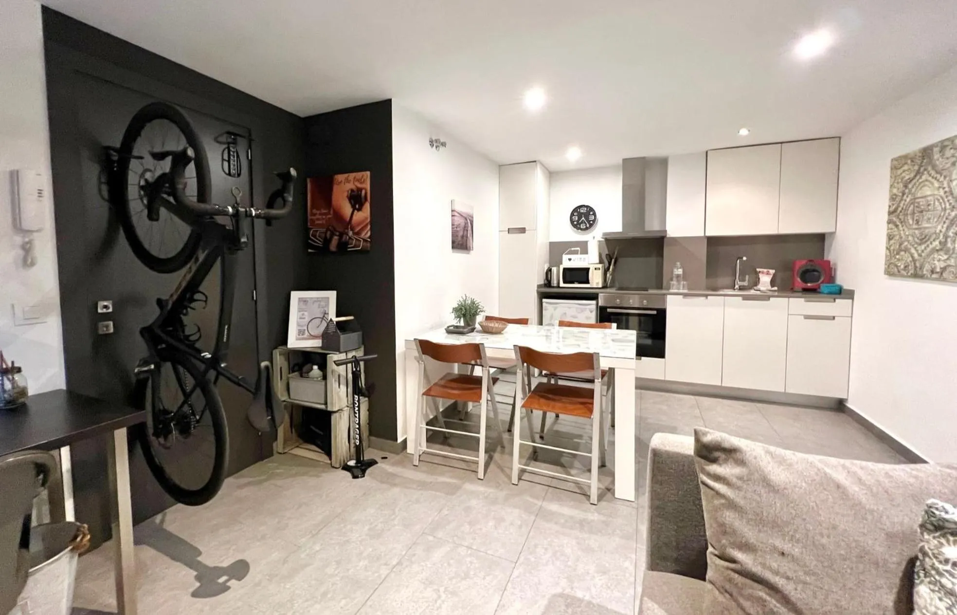 Kitchen or kitchenette in Flateli Montjuïc