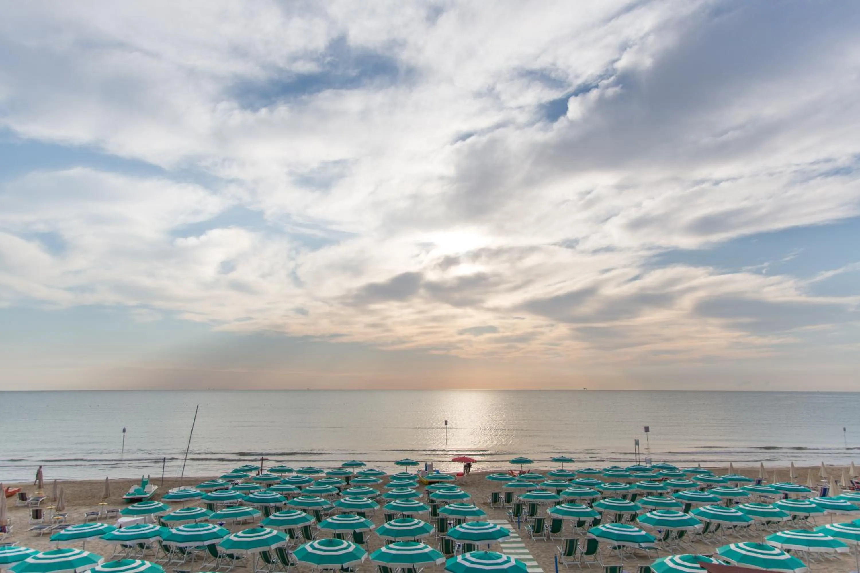 Beach in Hotel Saint Tropez - Pineto