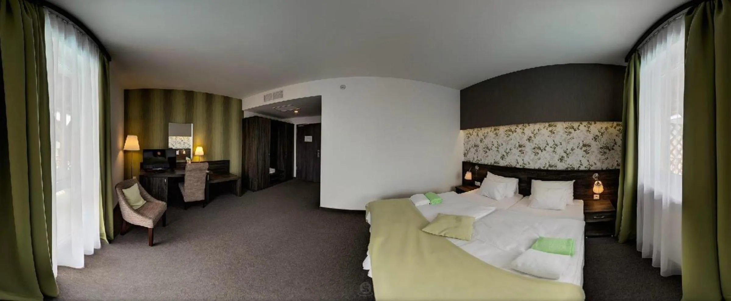 Photo of the whole room, Bed in Oázis Wellness Panzio