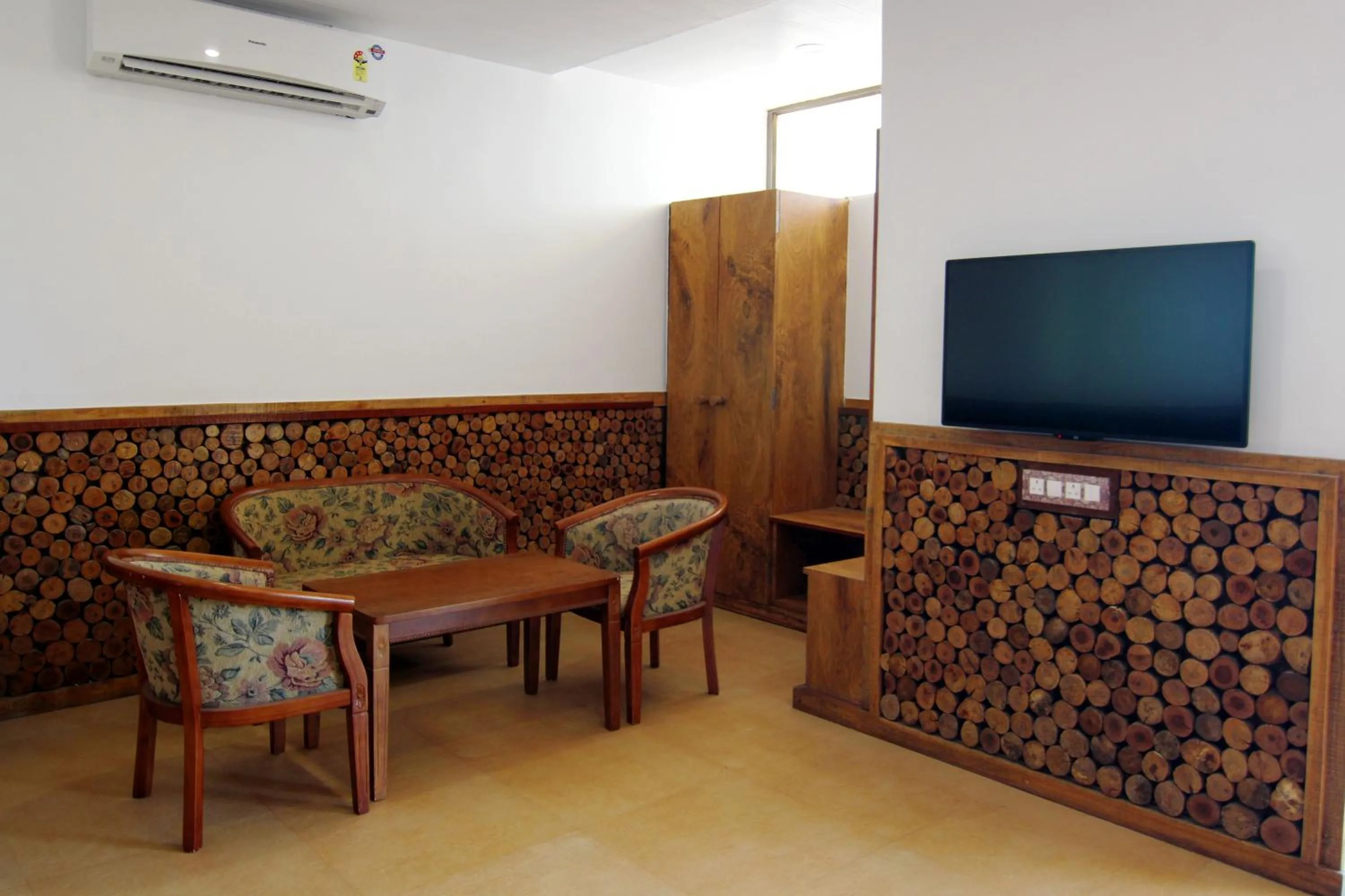 Seating area in Forest County Resort Mahabaleshwar