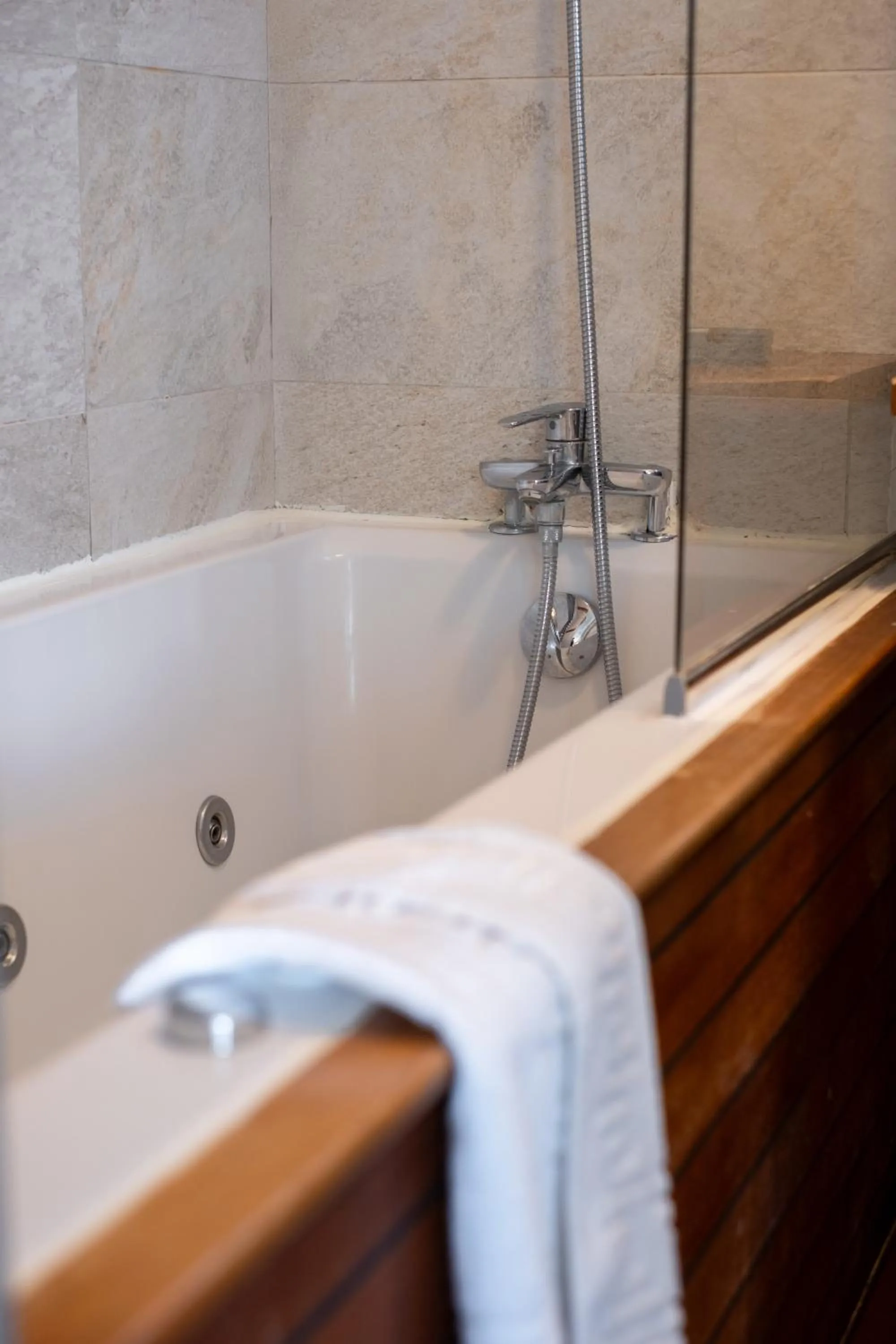 Bathroom in Green hotels Confort Paris 13