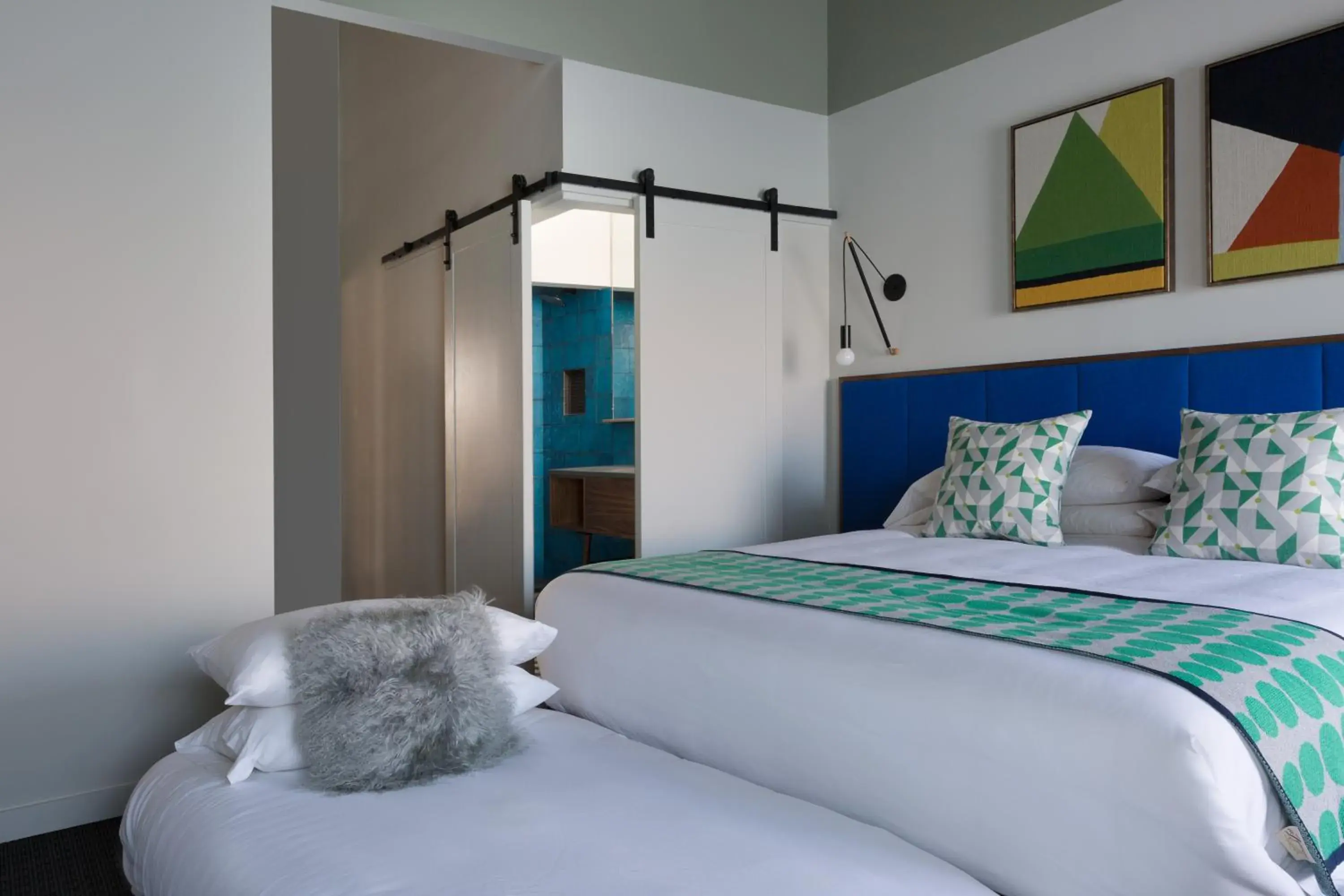 Deluxe Double Room with Extra Bed in The Hotel Salem Deluxe Double Room with Extra Bed in The Hotel Salem