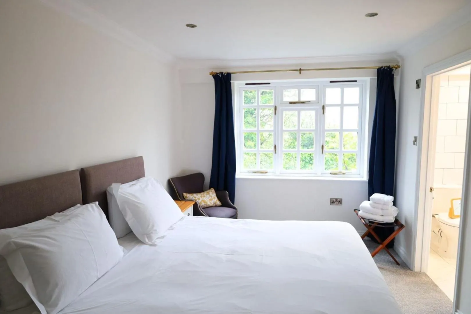 Bed in The Eagle House Hotel