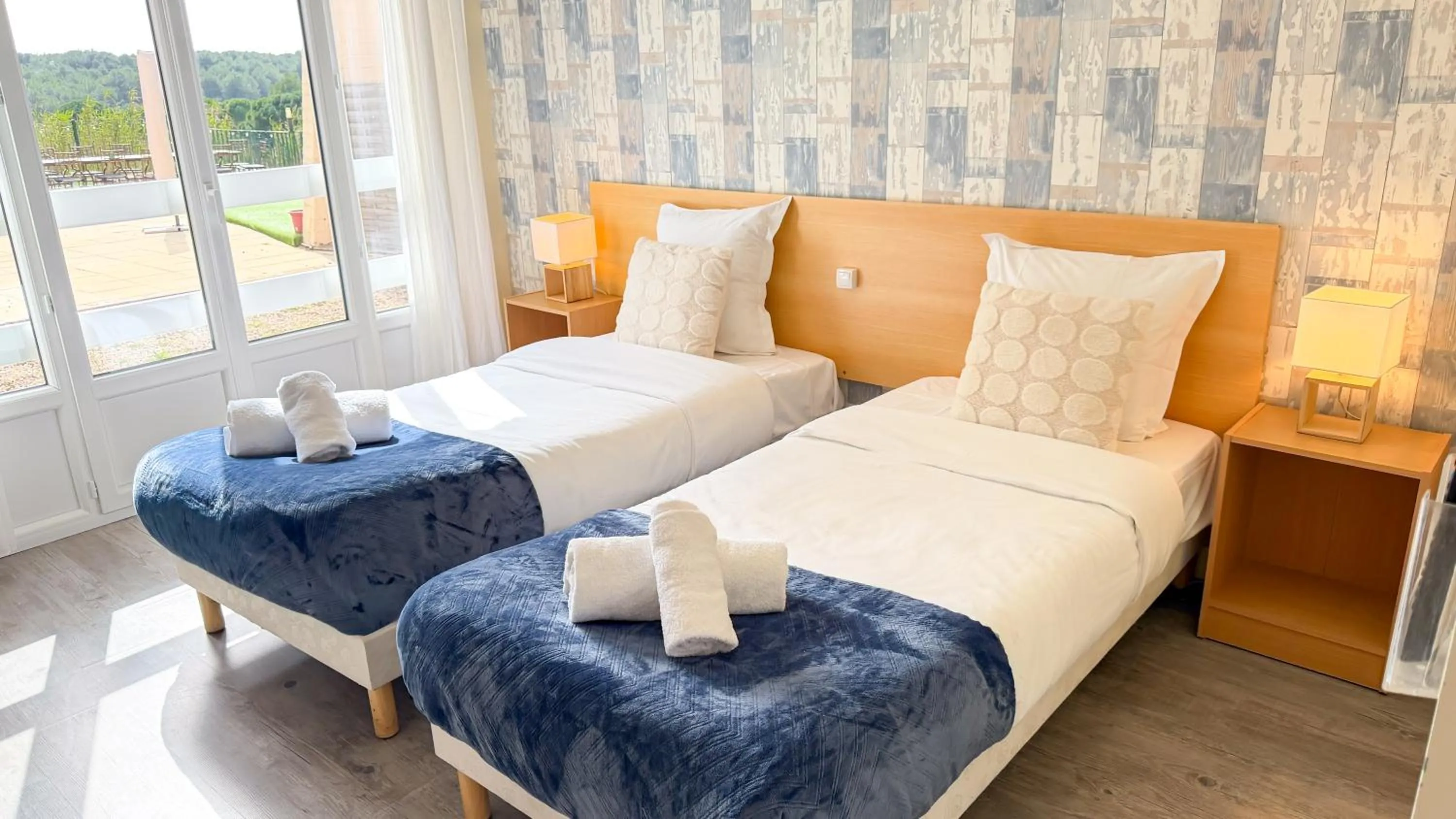 Bedroom, Bed in Hotel Les Rocailles