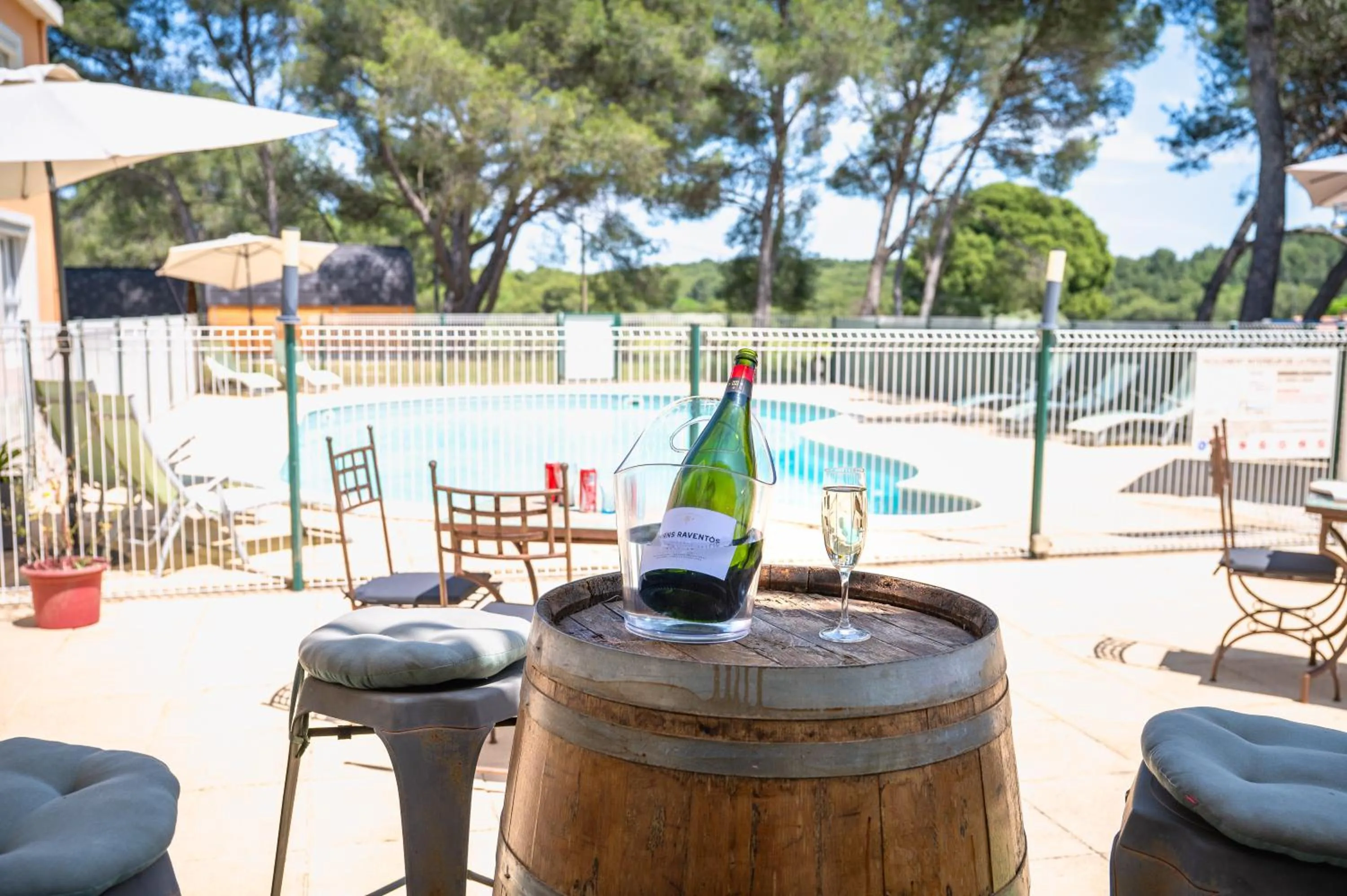 Patio in Hotel Les Rocailles