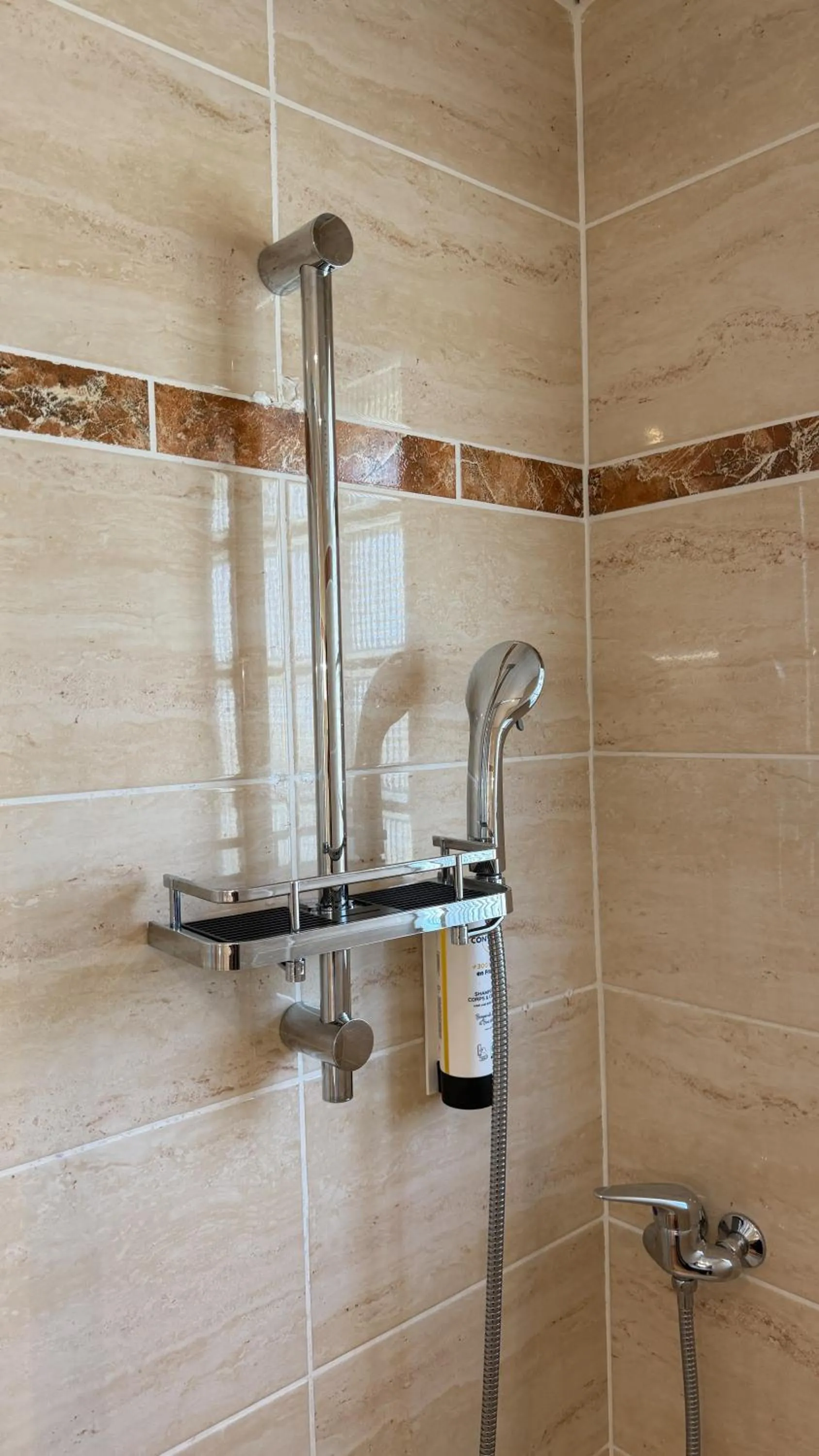 Shower in Hotel Les Rocailles