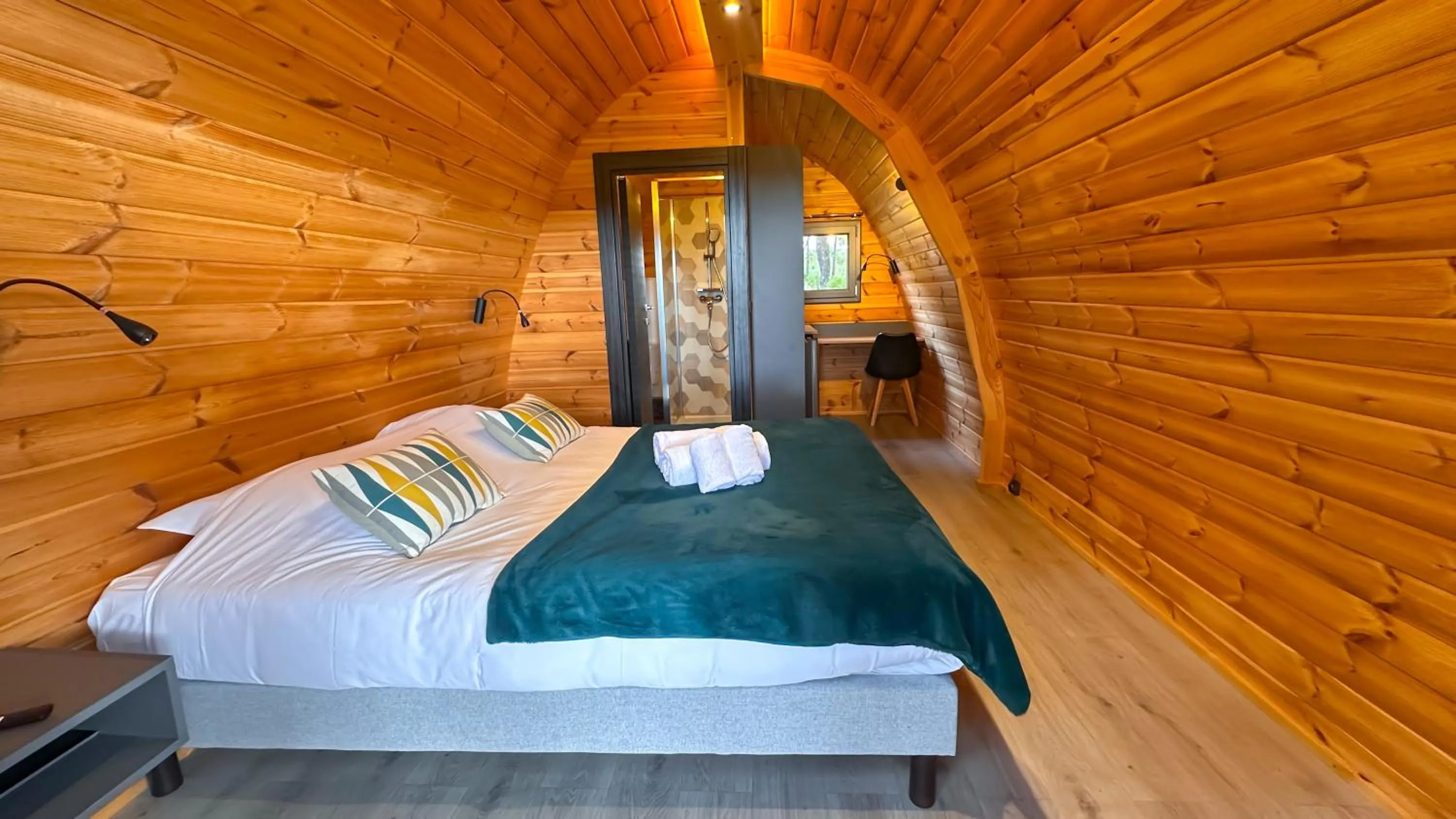 Bed in Hotel Les Rocailles