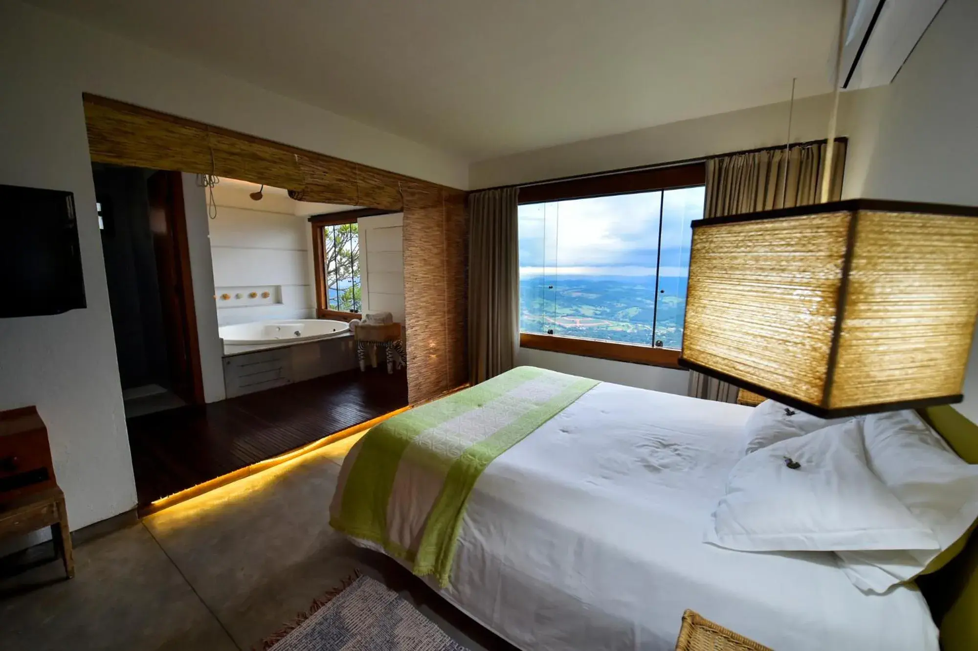 Suite with Hot Tub in Pousada Estalagem do Mirante Suite with Hot Tub in Pousada Estalagem do Mirante