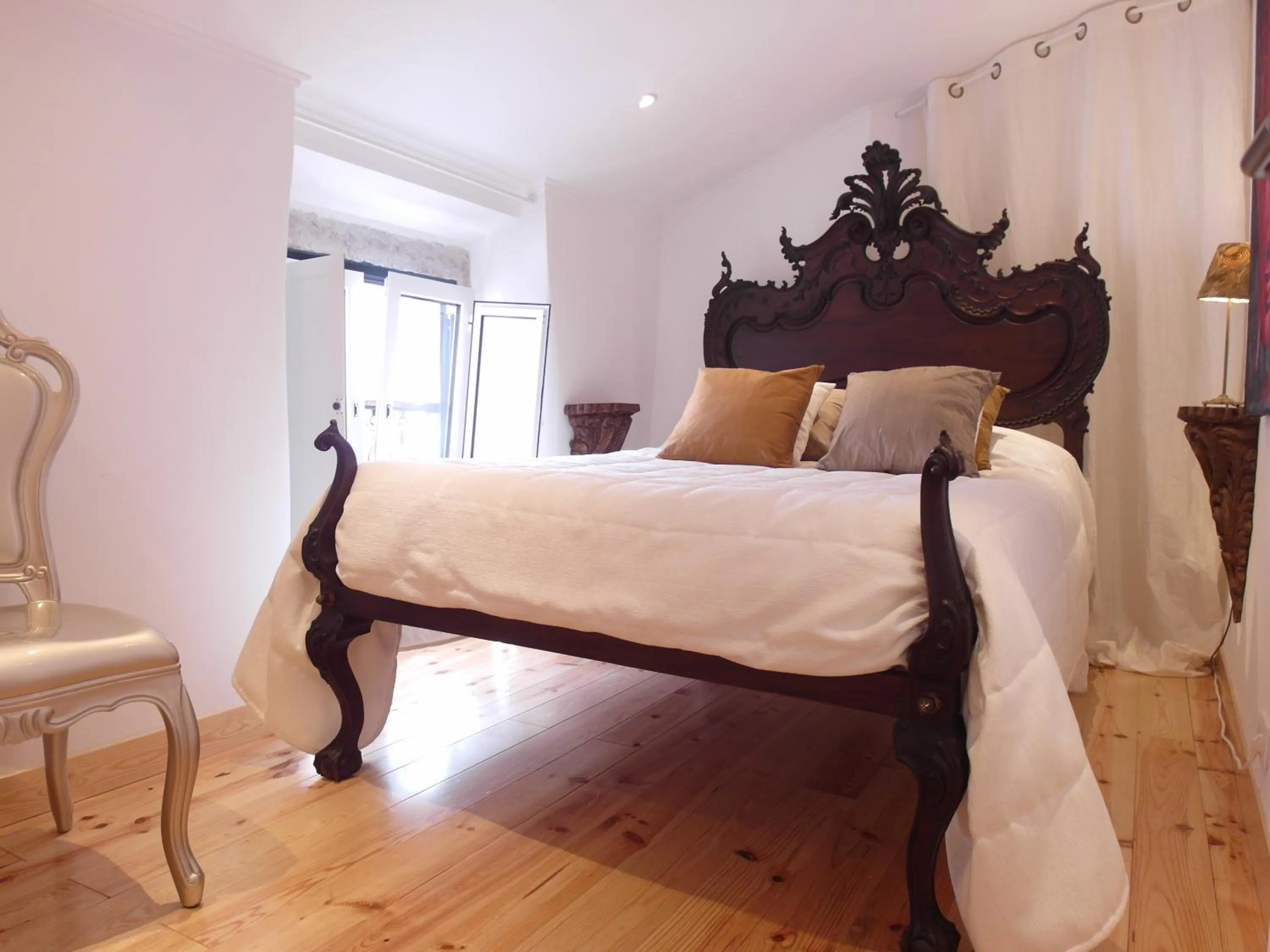 Bed in AlfamaSweethome 1