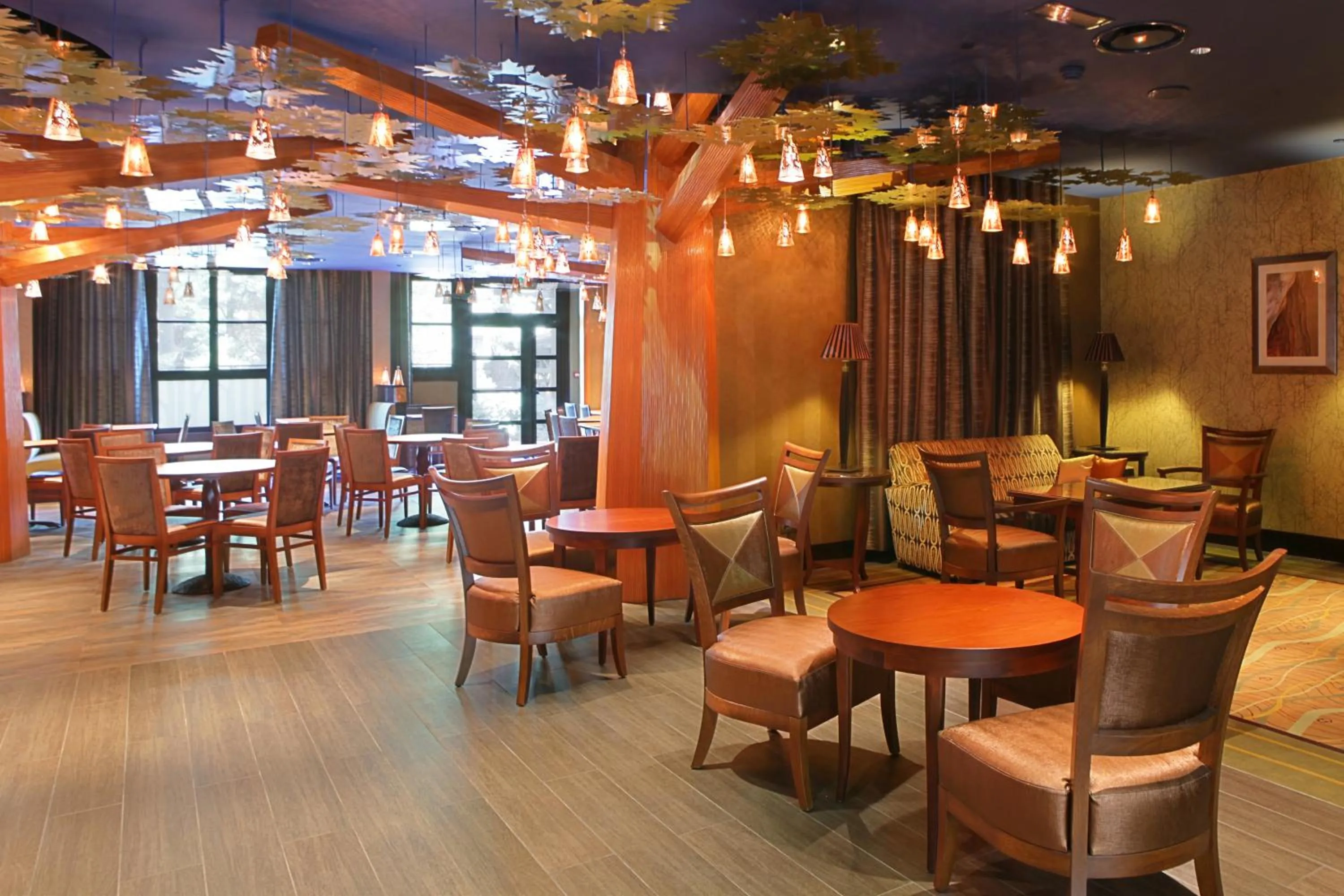 Lounge or bar in Disney Sequoia Lodge