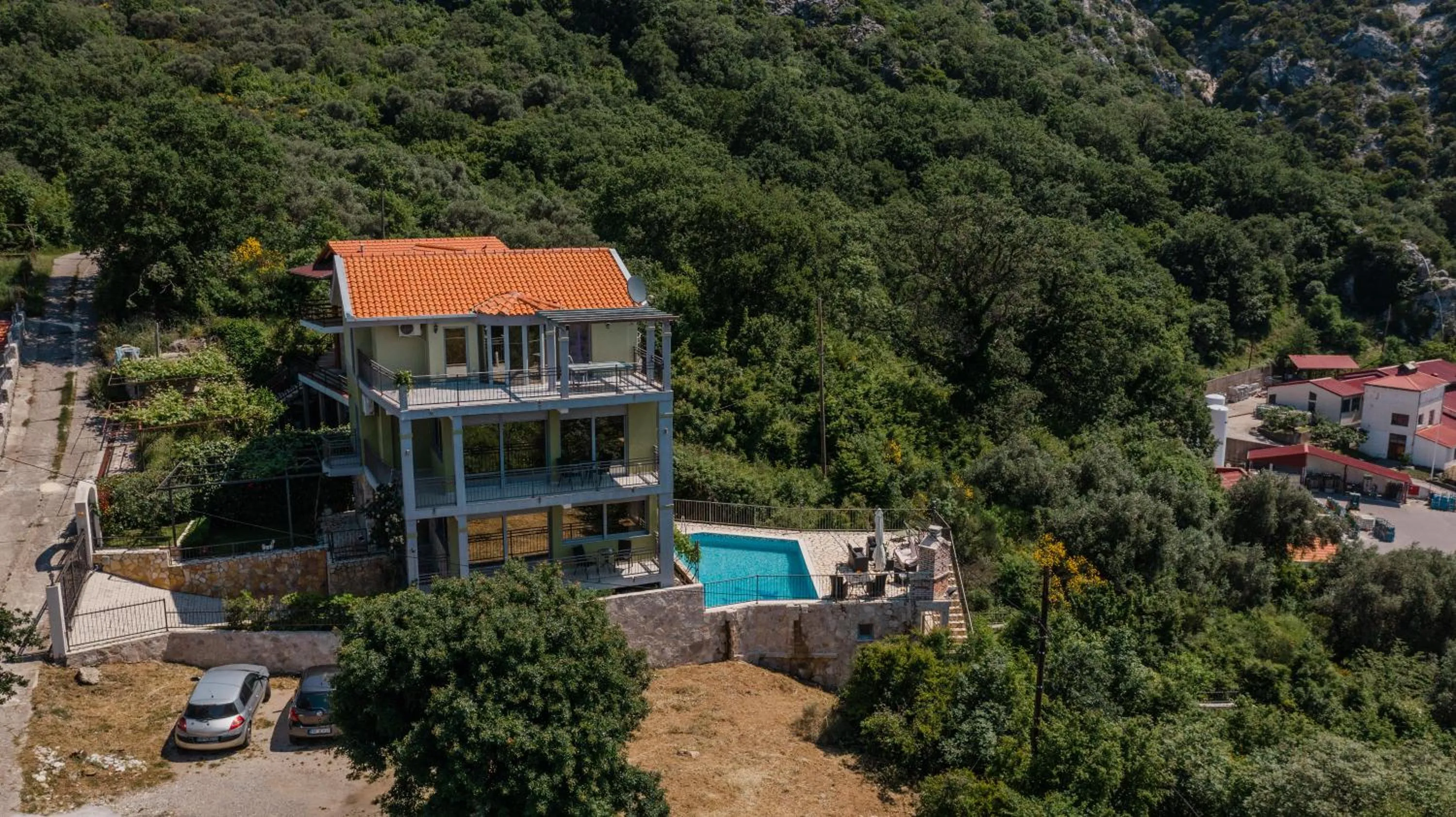 Property building in Villa Montenegrina