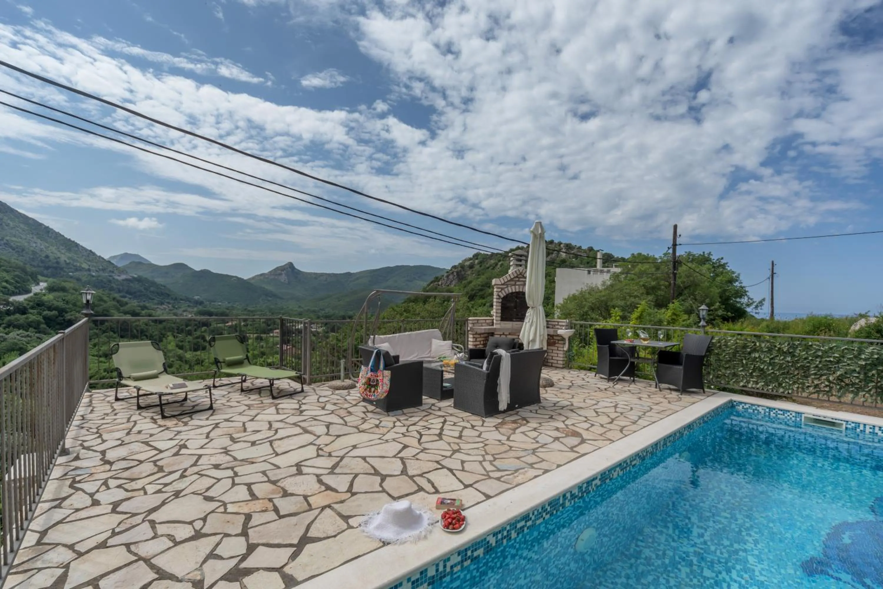 Swimming pool in Villa Montenegrina