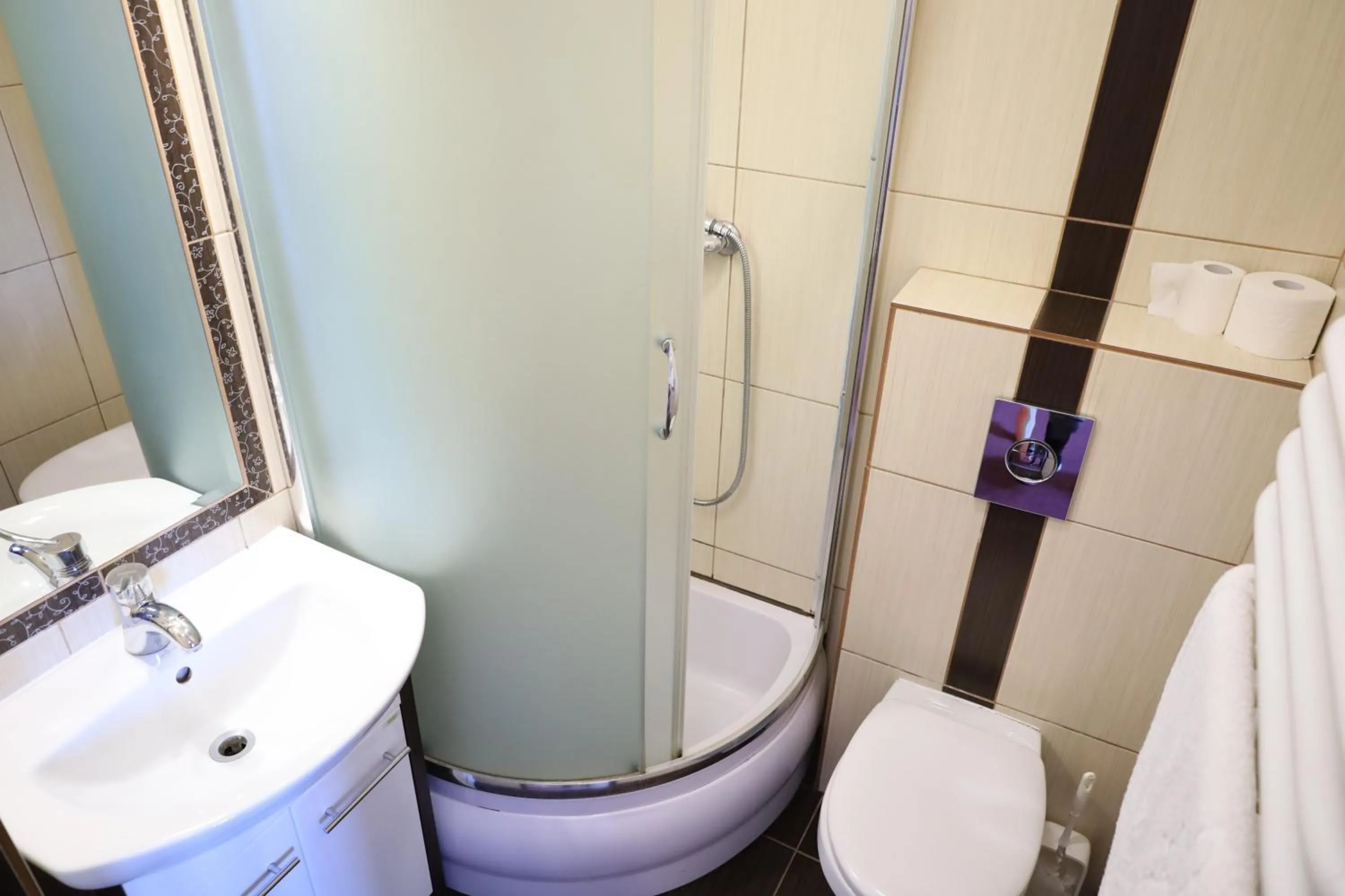 Shower in Zakarczmie Stokrotka