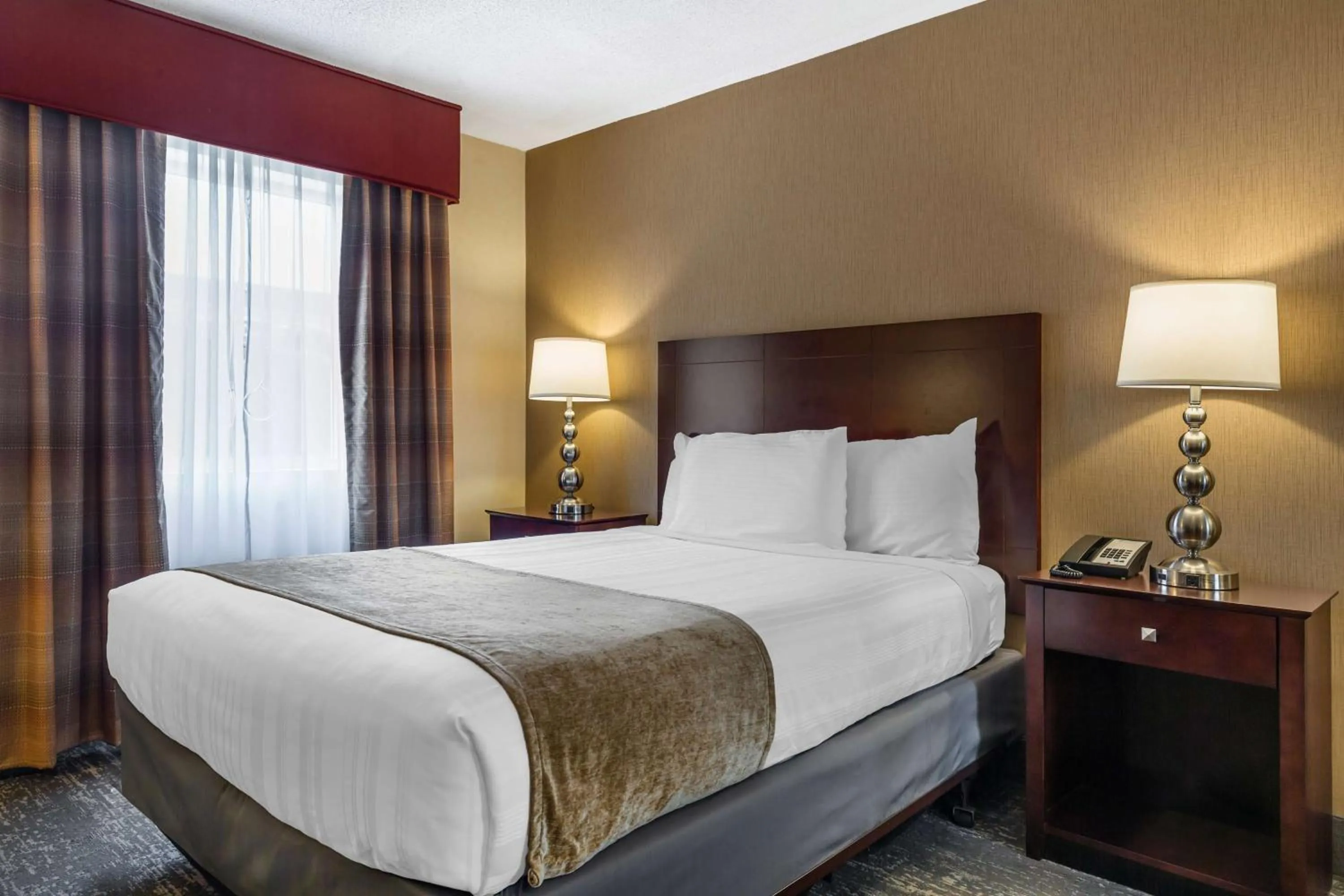 Bedroom, Bed in Best Western Braintree Inn