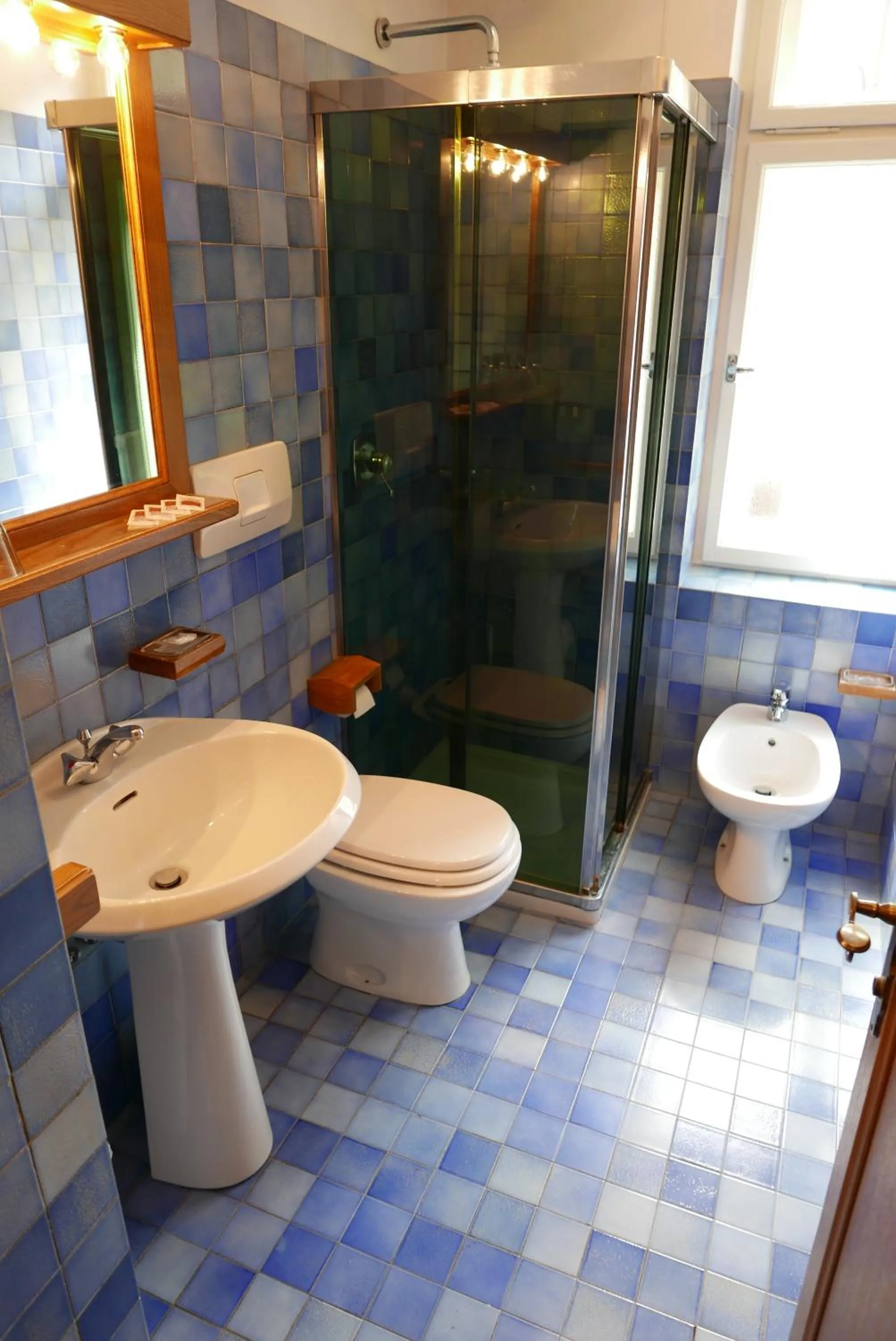 Shower in Hotel Fiames