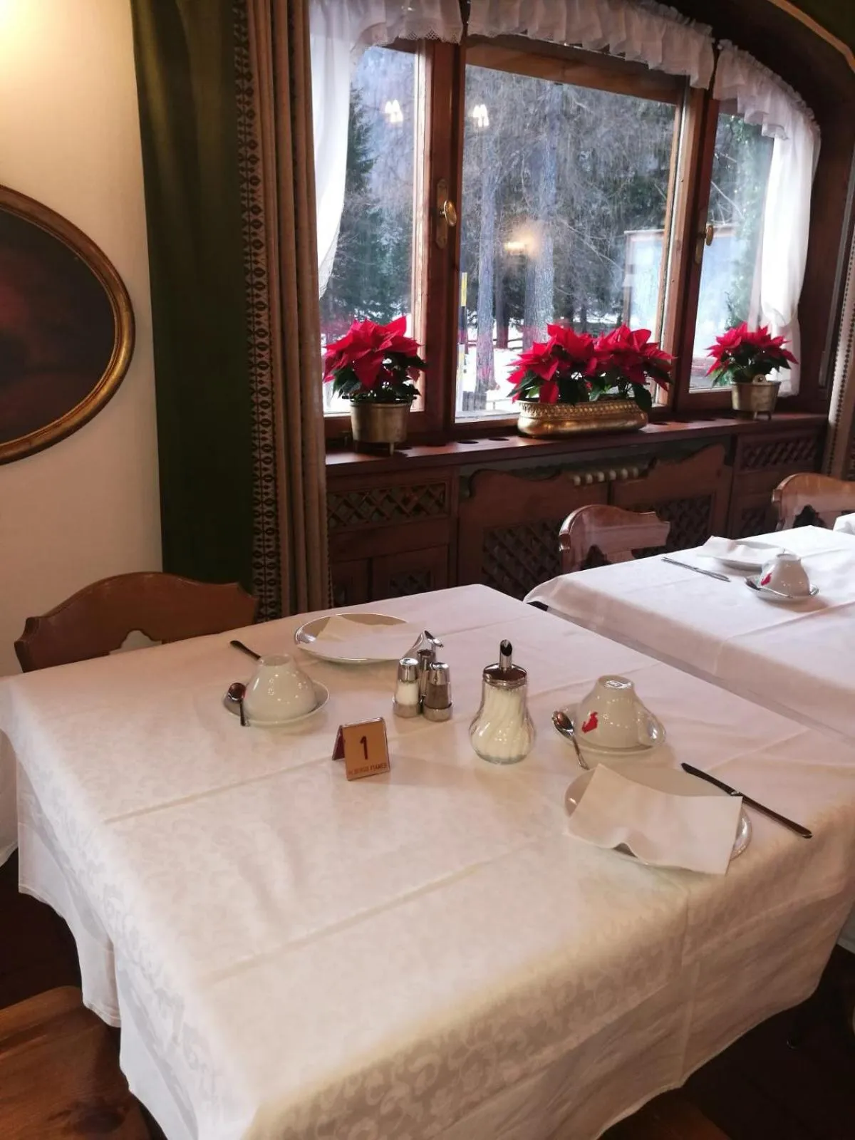 Breakfast, Bed in Hotel Fiames