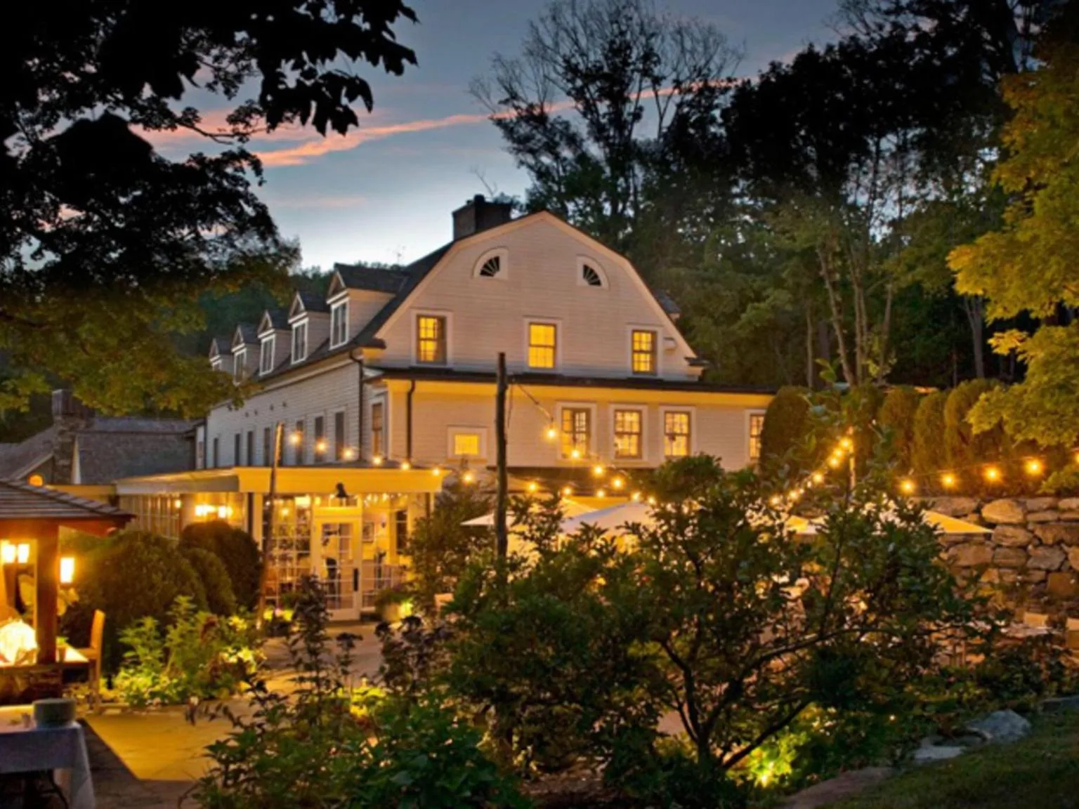 Facade/entrance in Bedford Post Inn