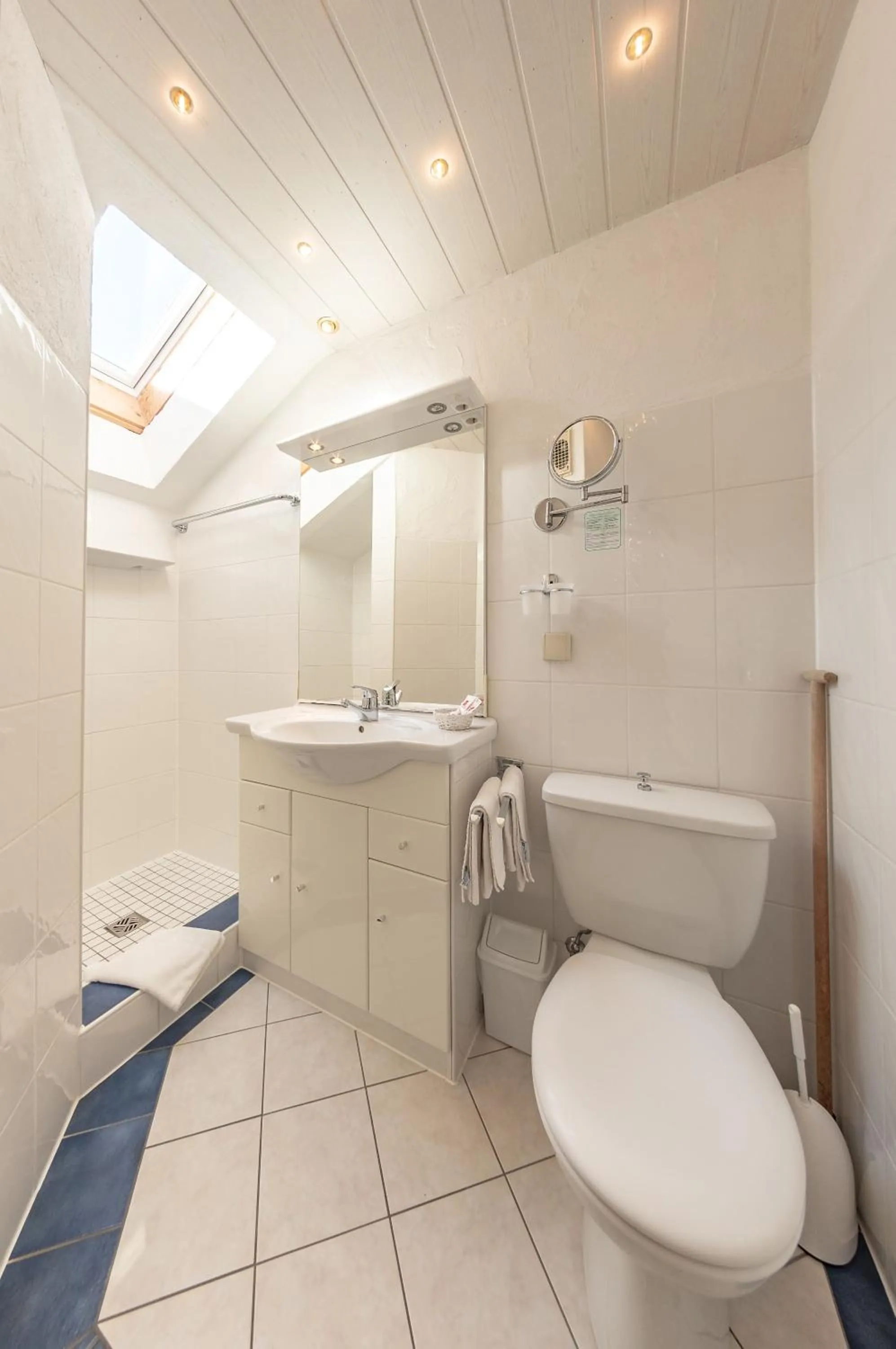 Bathroom in Hotel Sonnenspitz ***