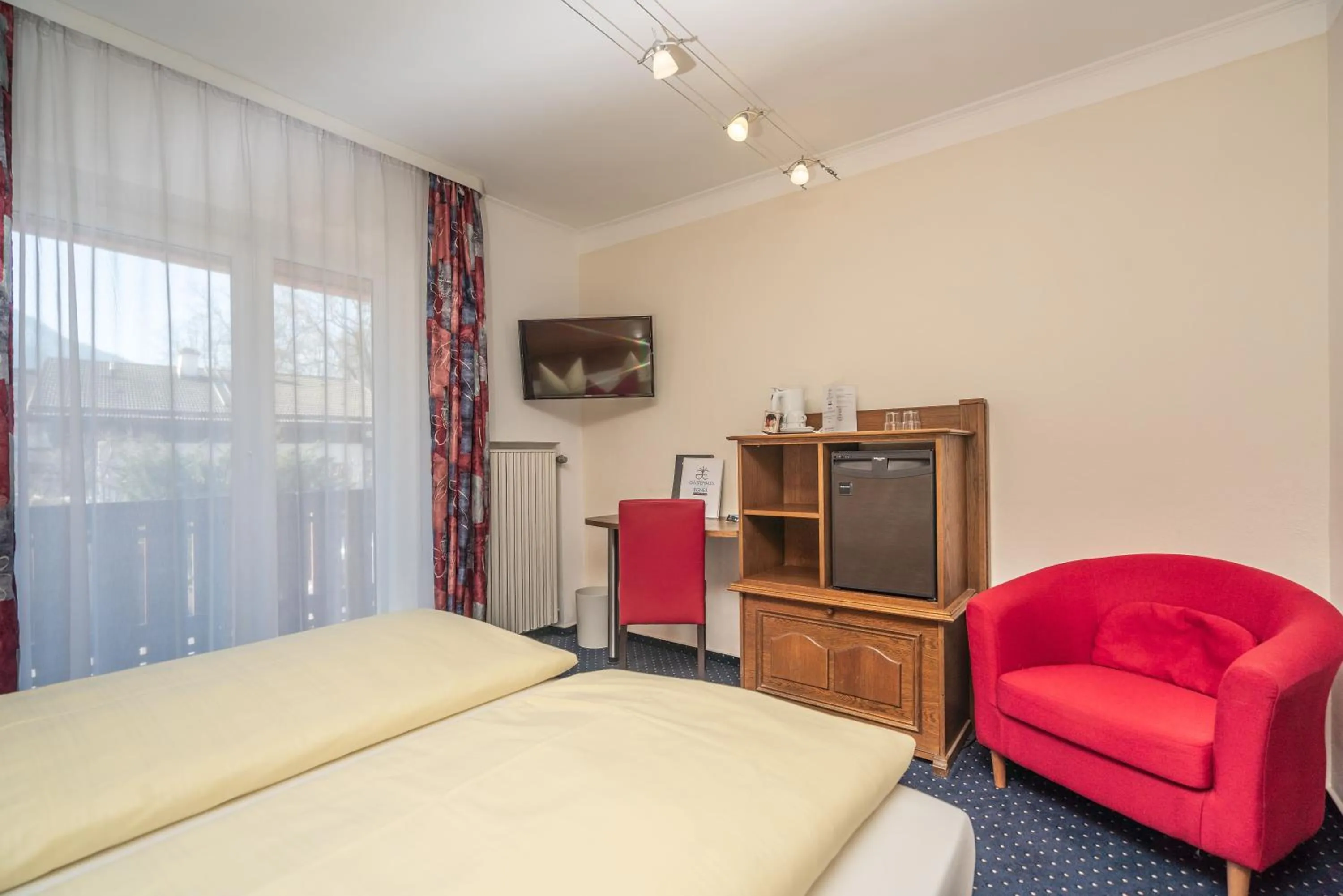 Photo of the whole room, Bed in Hotel Sonnenspitz ***