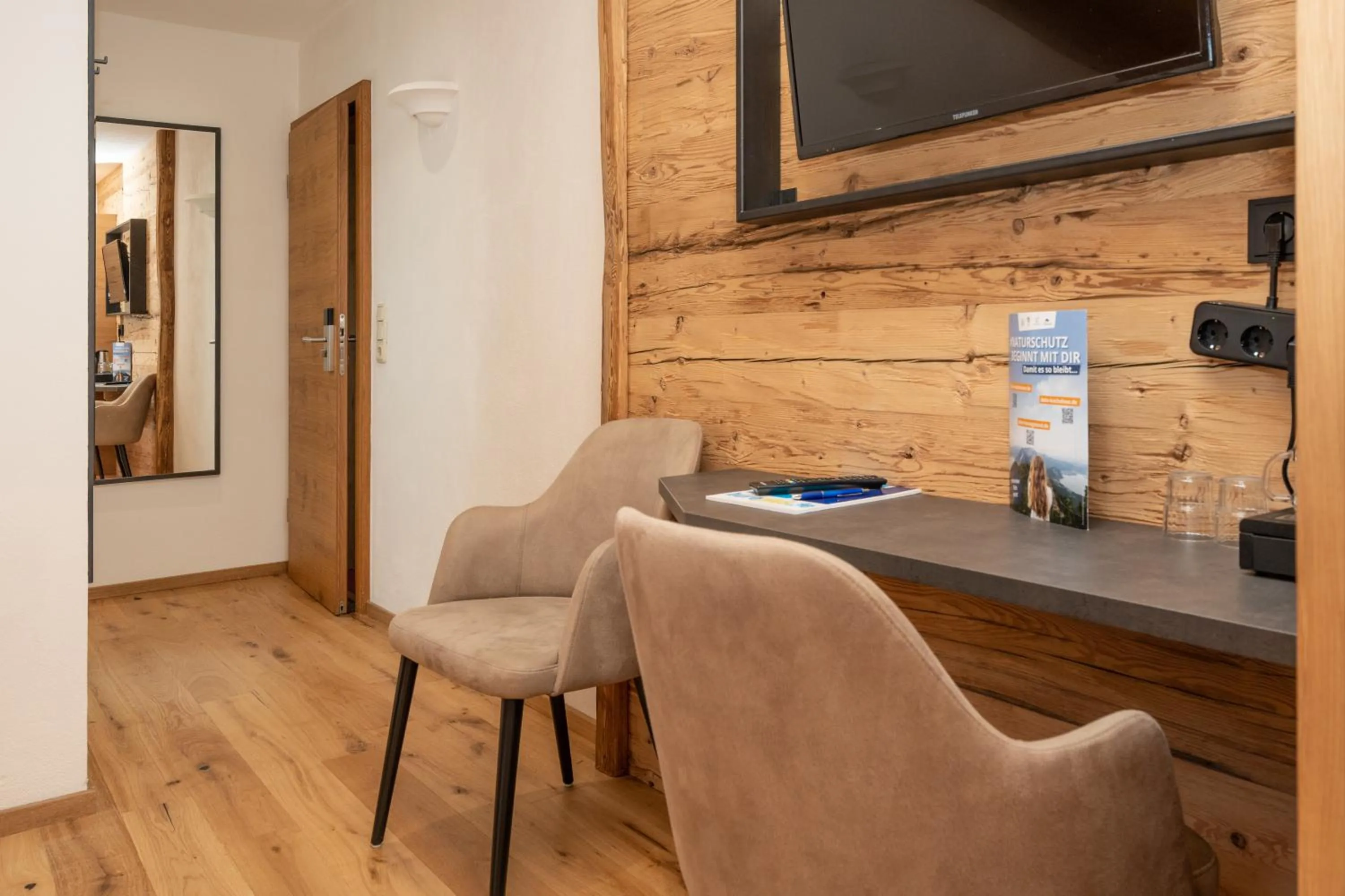 Photo of the whole room in Hotel Sonnenspitz ***