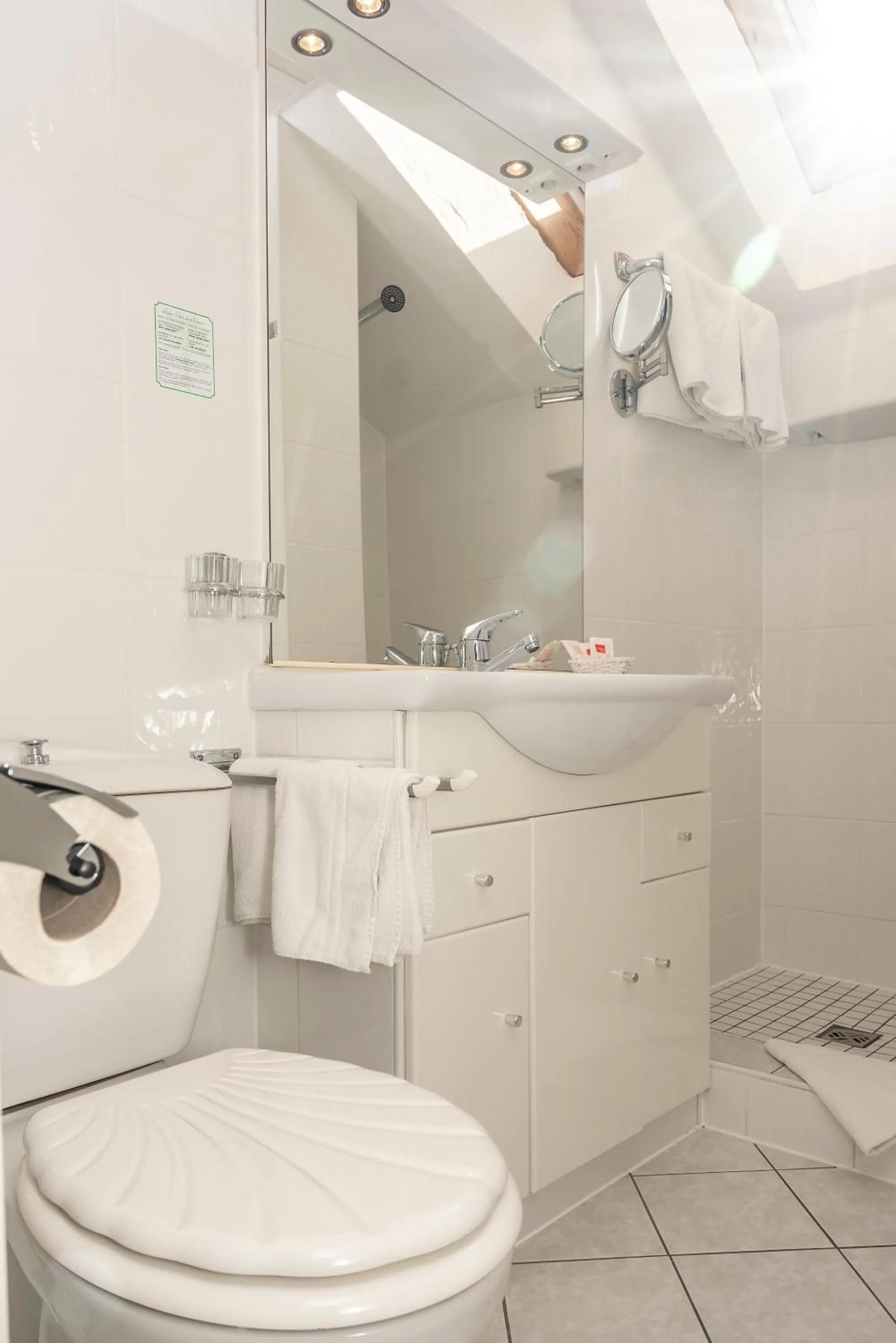 Bathroom in Hotel Sonnenspitz ***