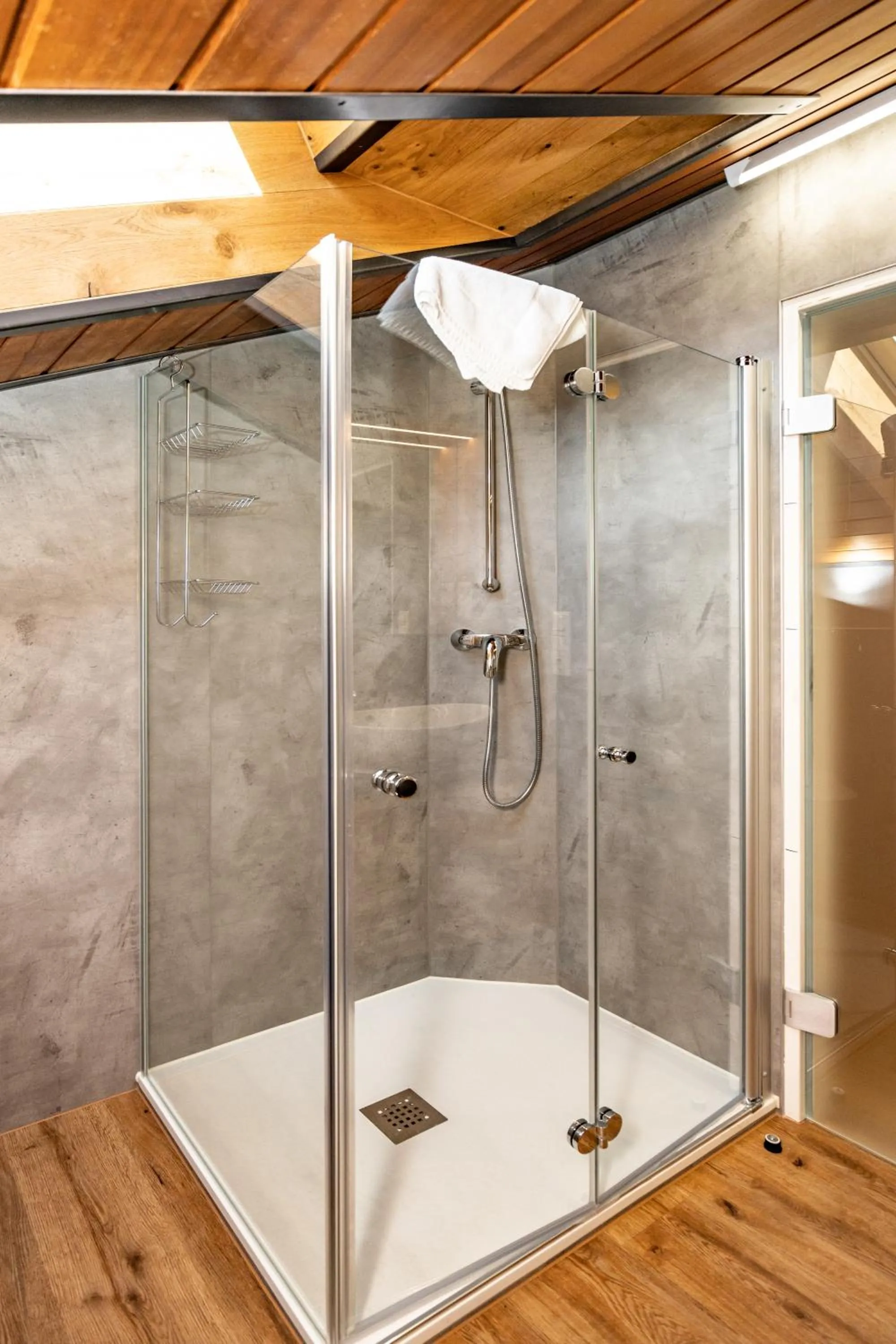 Shower in Hotel Sonnenspitz ***