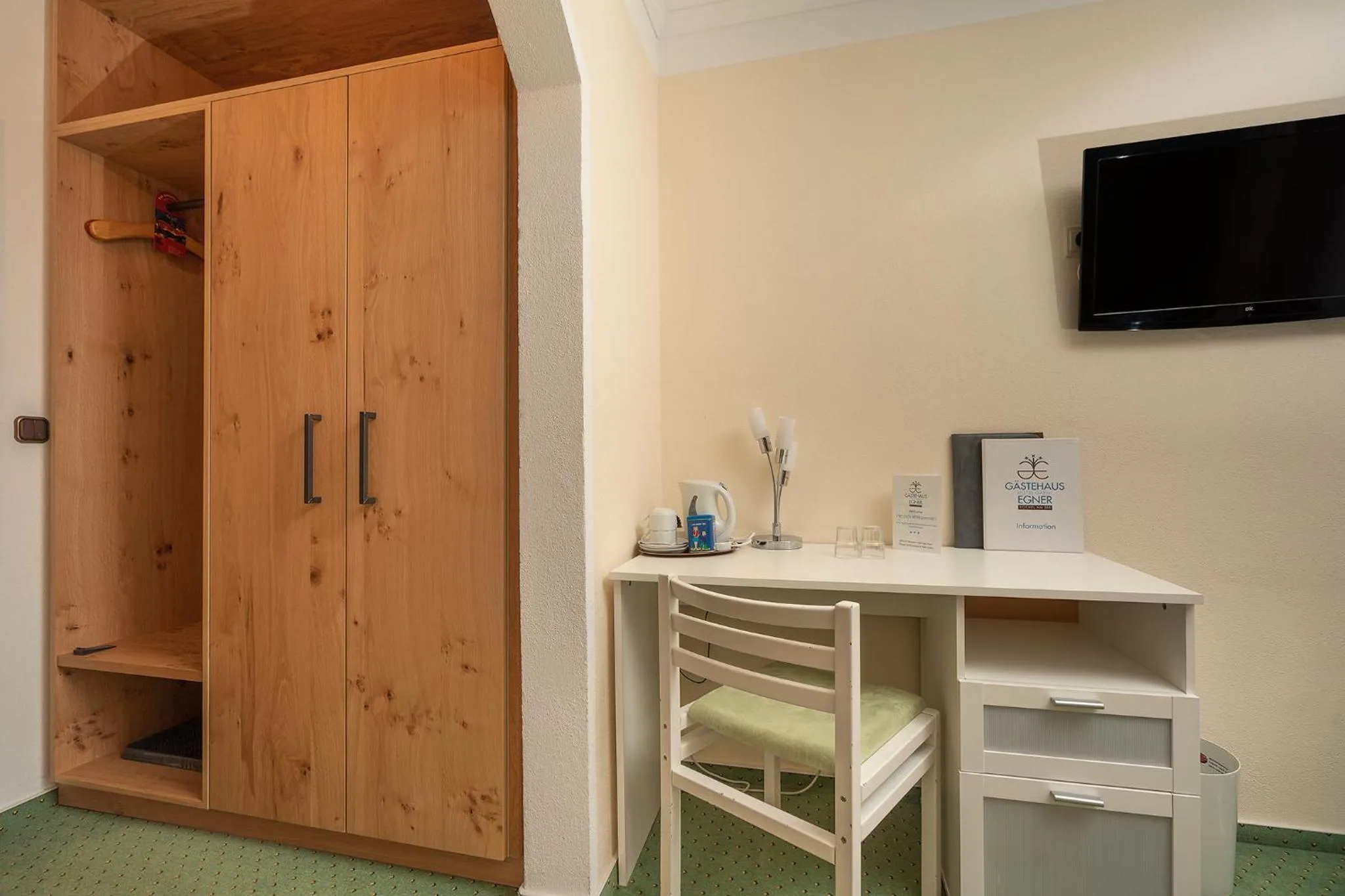 Photo of the whole room in Hotel Sonnenspitz ***