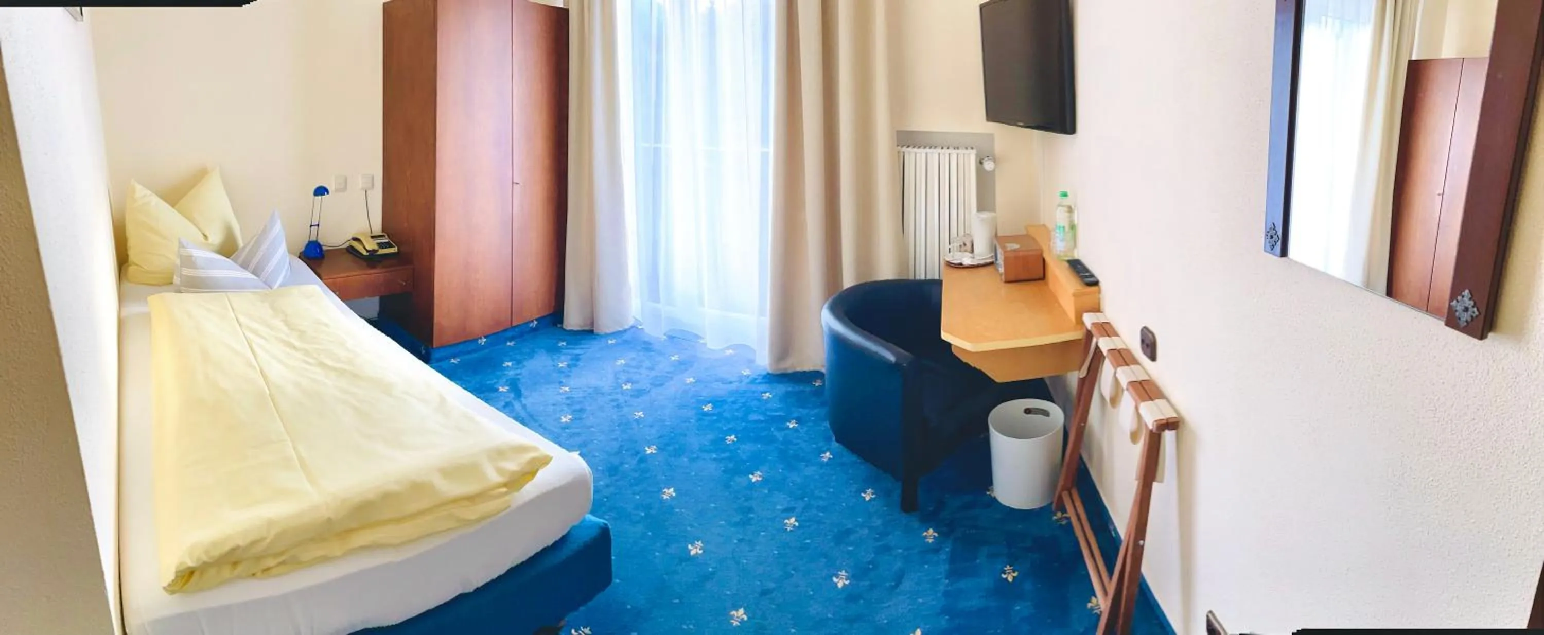 Photo of the whole room, Bed in Hotel Sonnenspitz ***