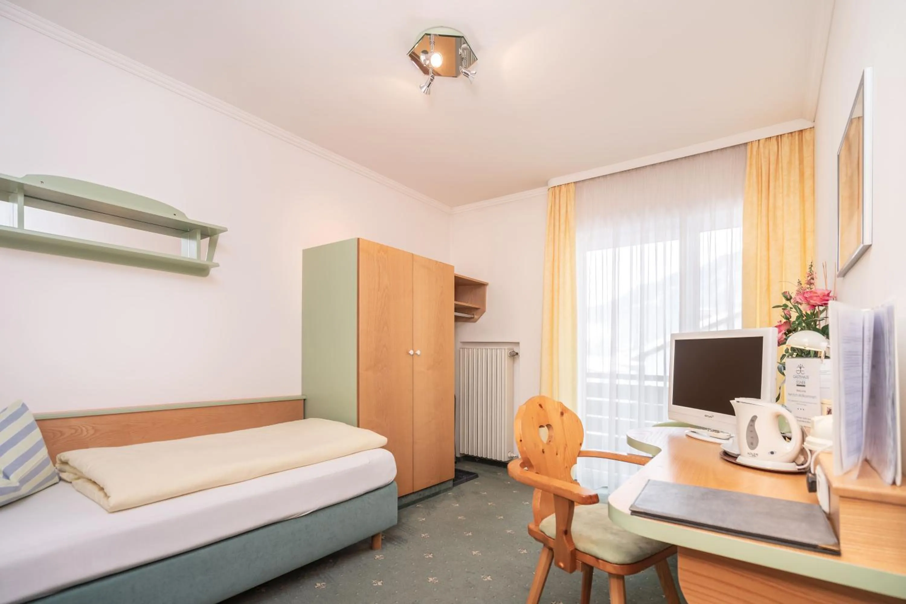 Photo of the whole room, Bed in Hotel Sonnenspitz ***