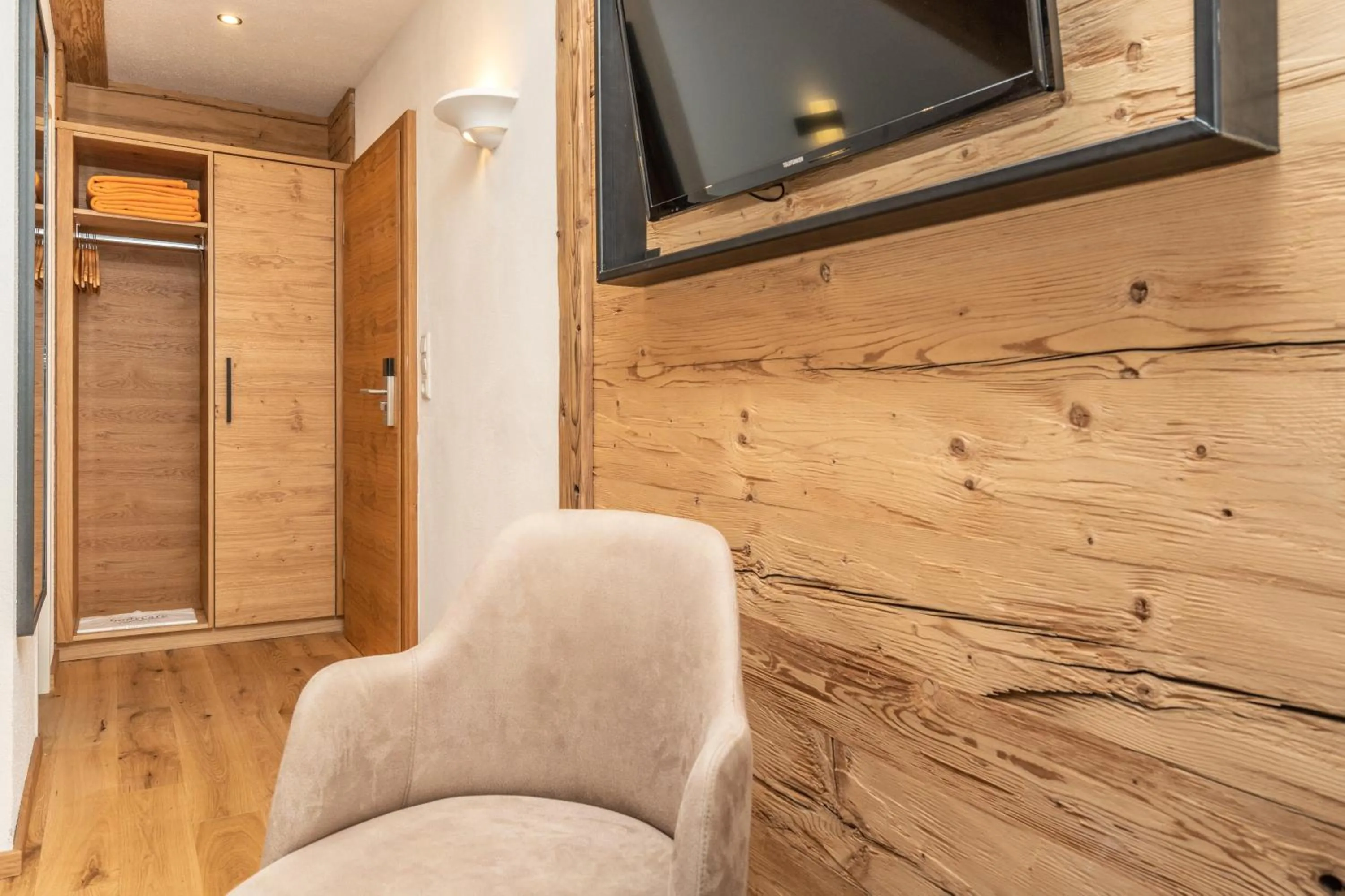 Photo of the whole room in Hotel Sonnenspitz ***