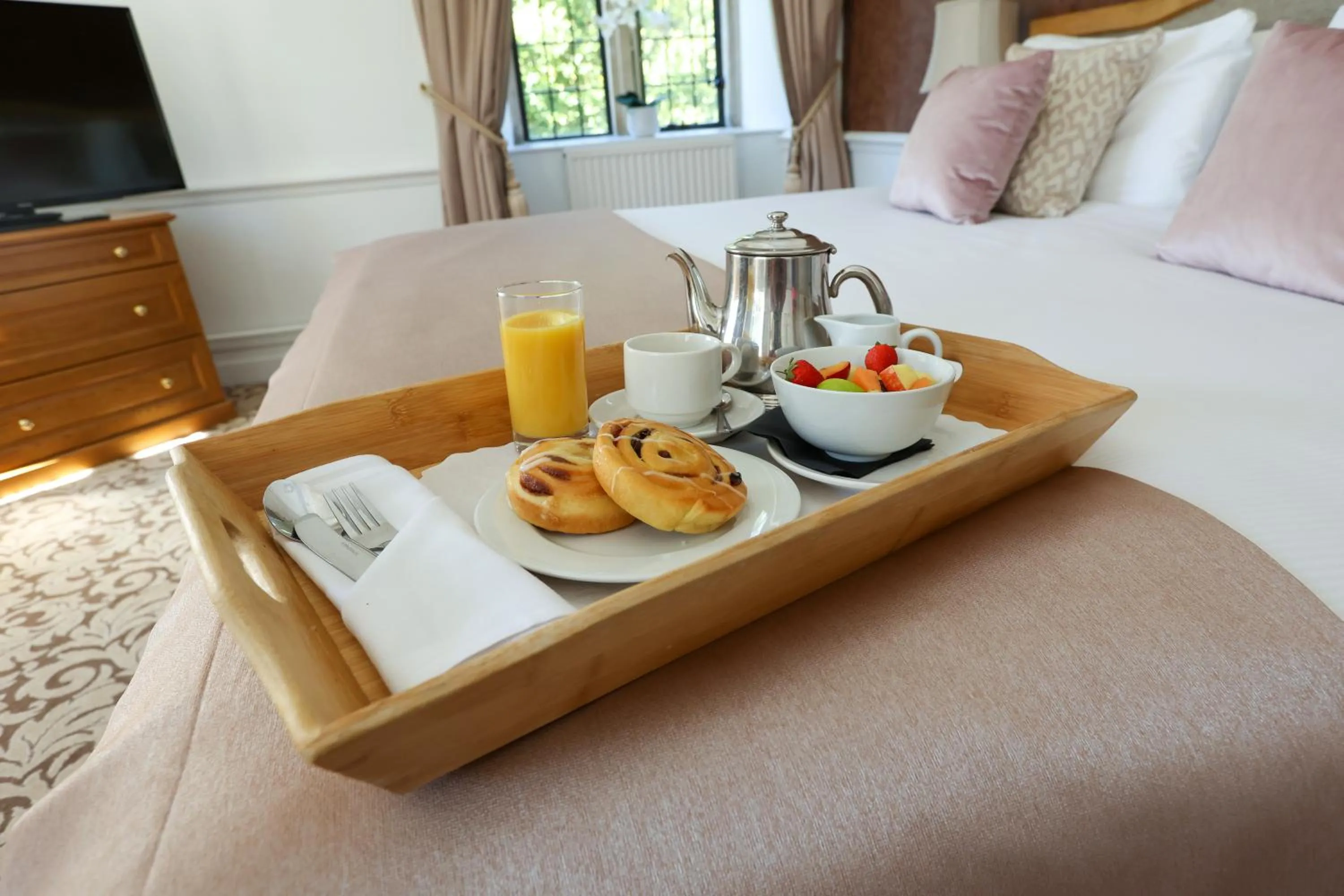 Bed in Hellaby Hall Hotel; BW Signature Collection