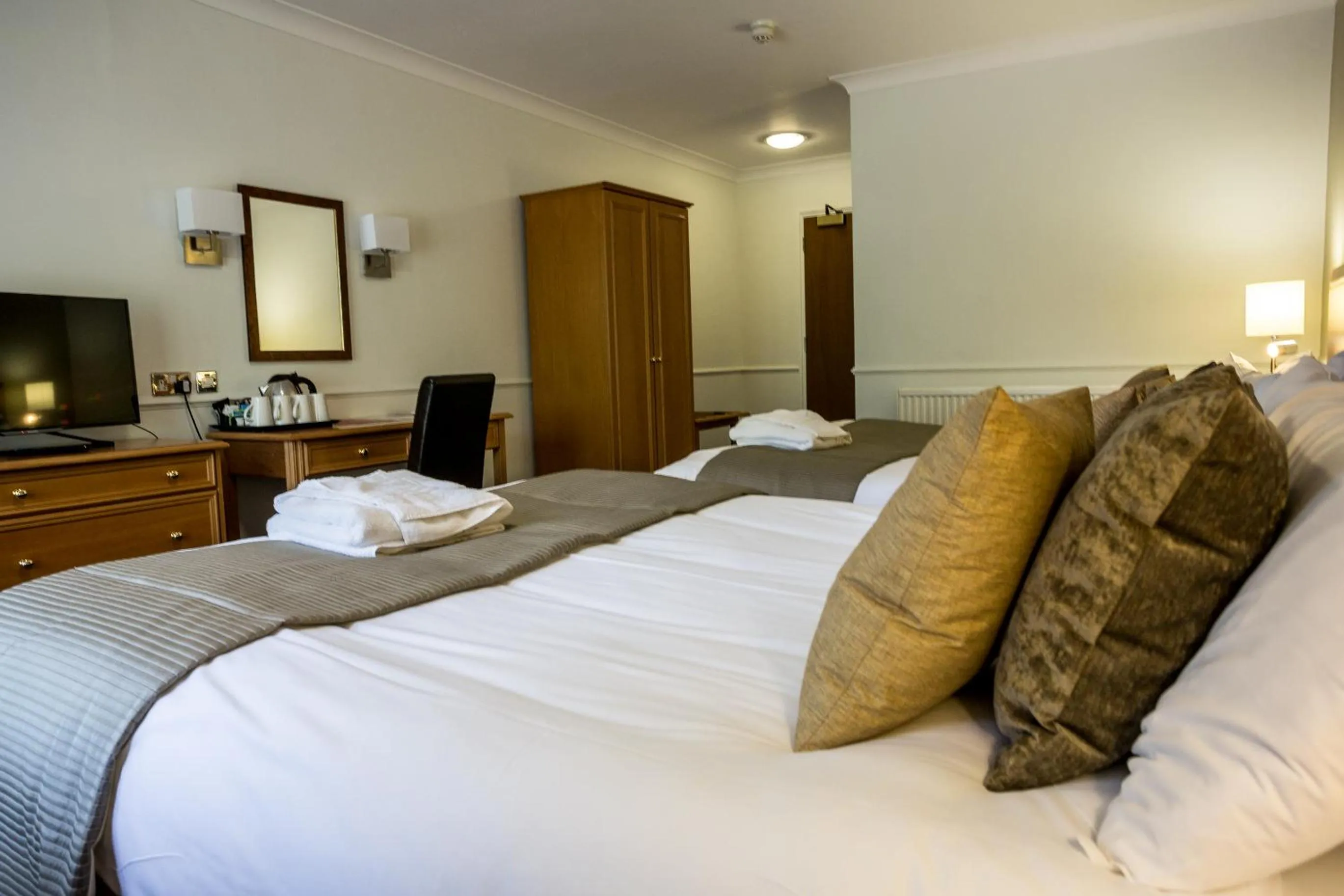 Bed in Hellaby Hall Hotel; BW Signature Collection