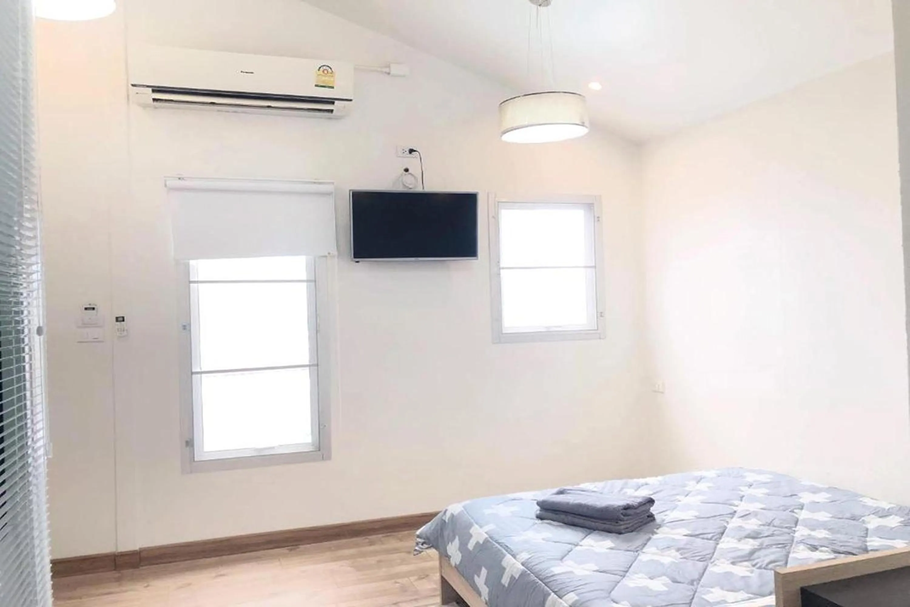 Bedroom, Bed in Urban Bed