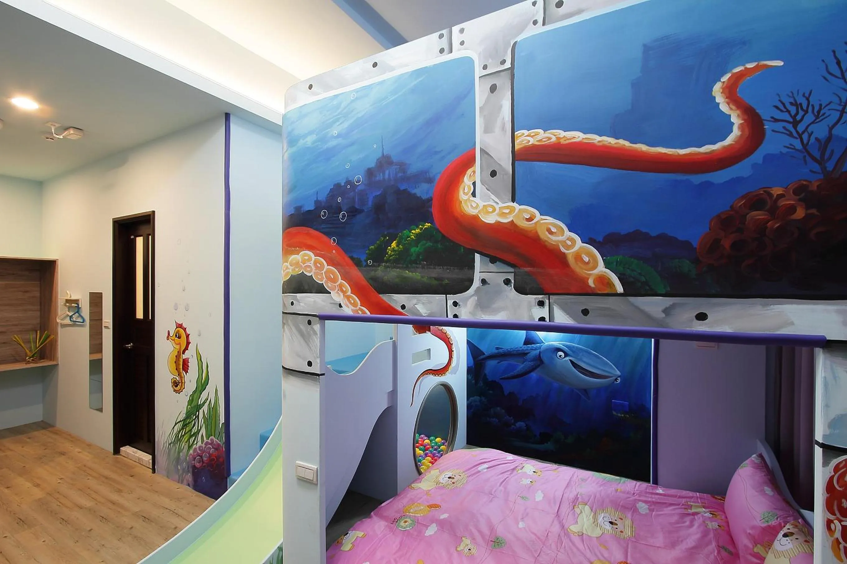 bunk bed in Jack Castle