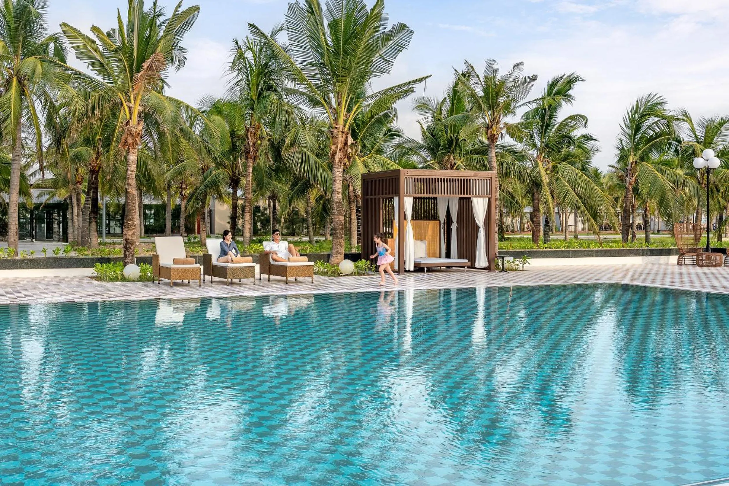 Swimming pool in Tuan Chau Resort Ha Long