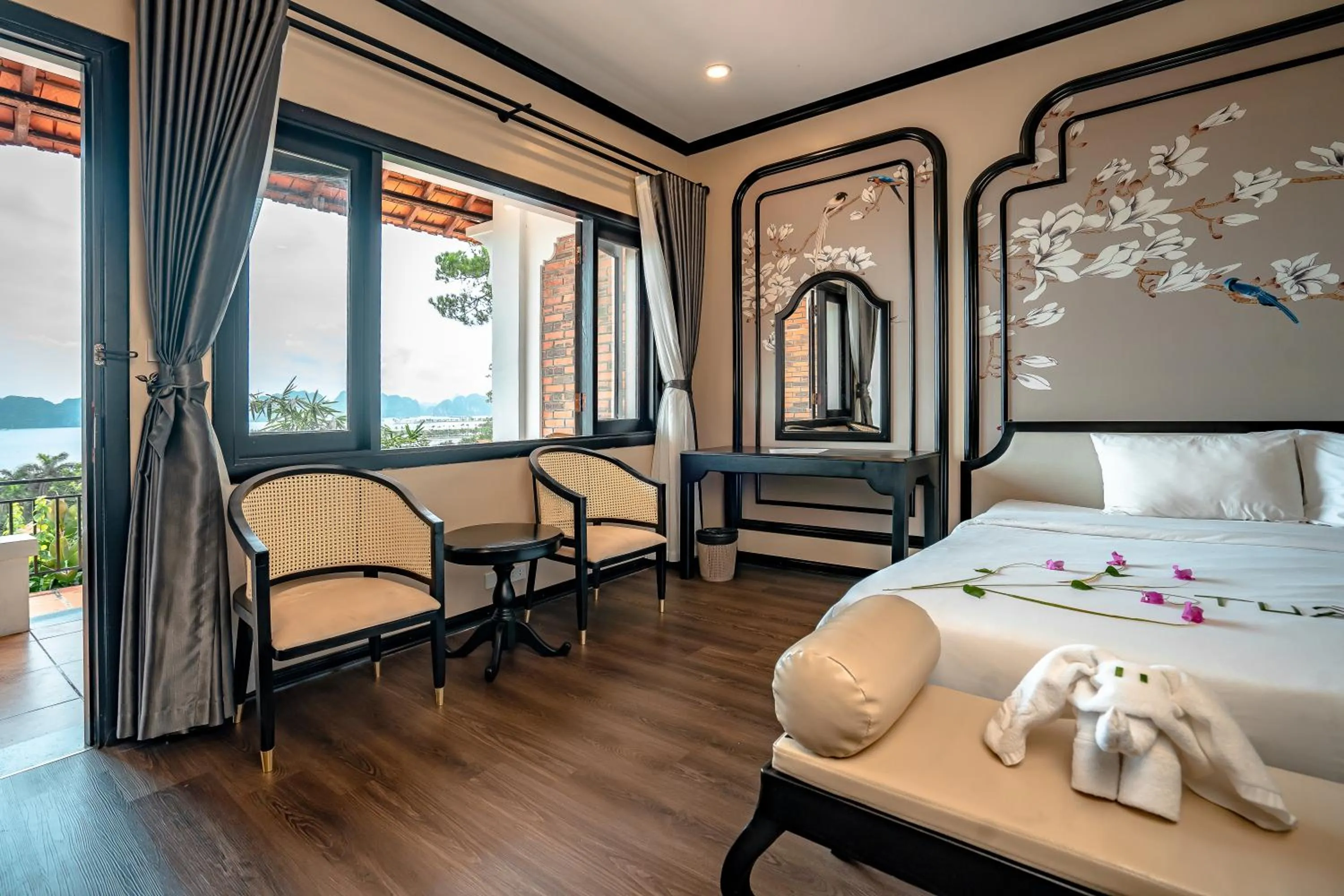 Bed in Tuan Chau Resort Ha Long