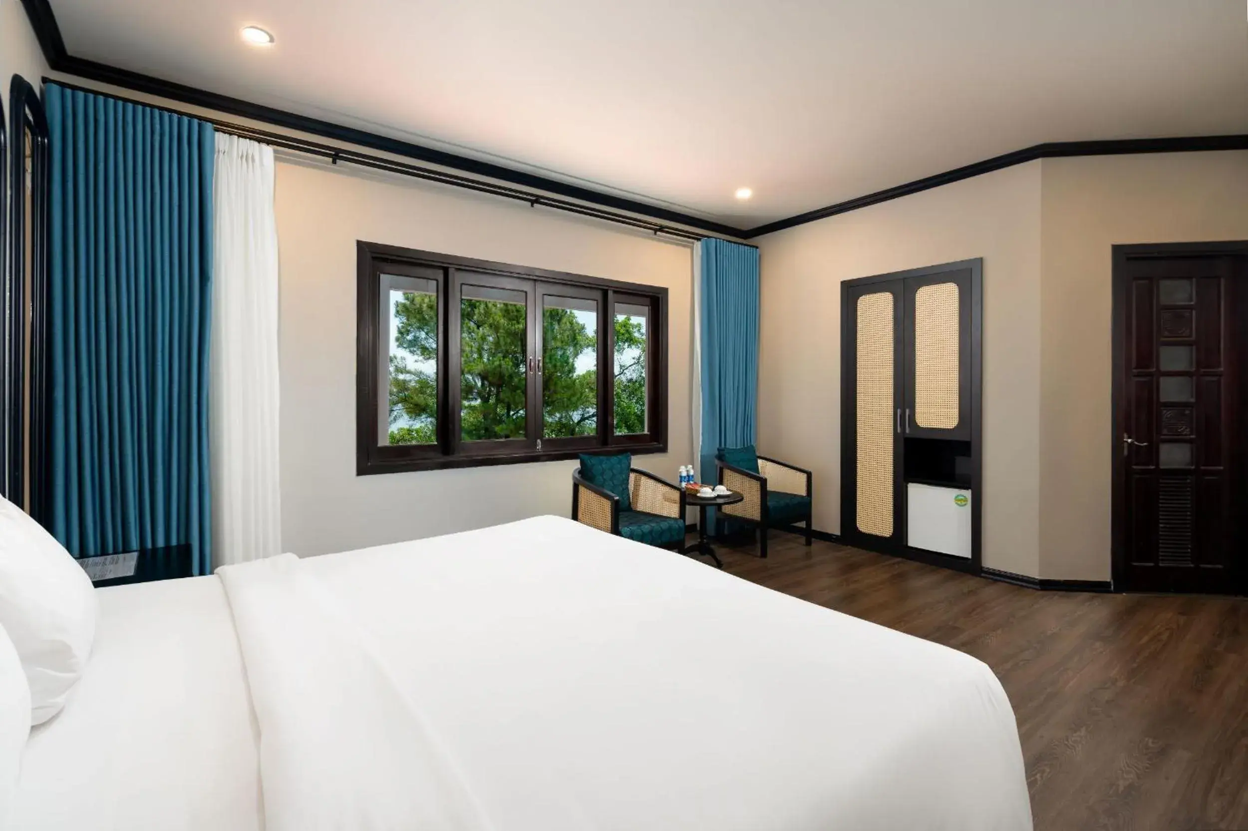 Superior Double Room in Tuan Chau Resort Ha Long Superior Double Room in Tuan Chau Resort Ha Long