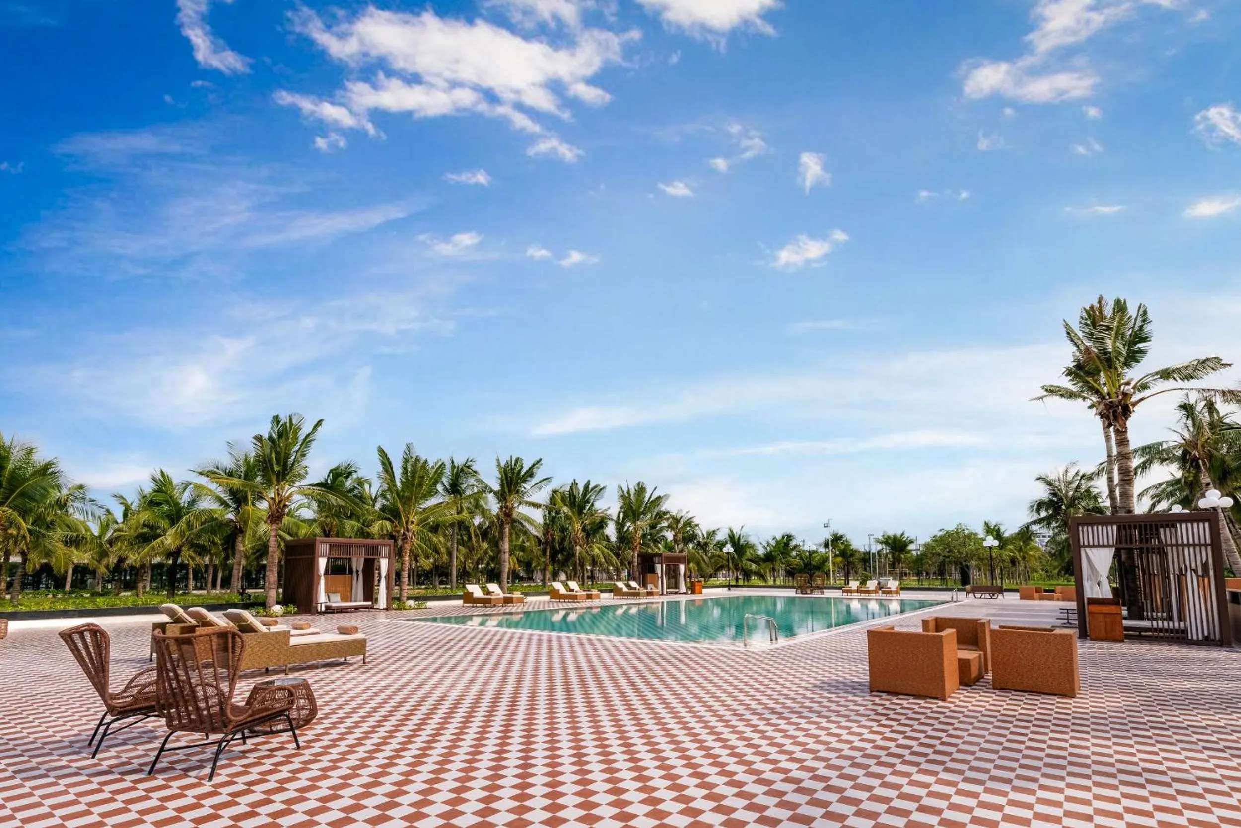 Swimming pool in Tuan Chau Resort Ha Long