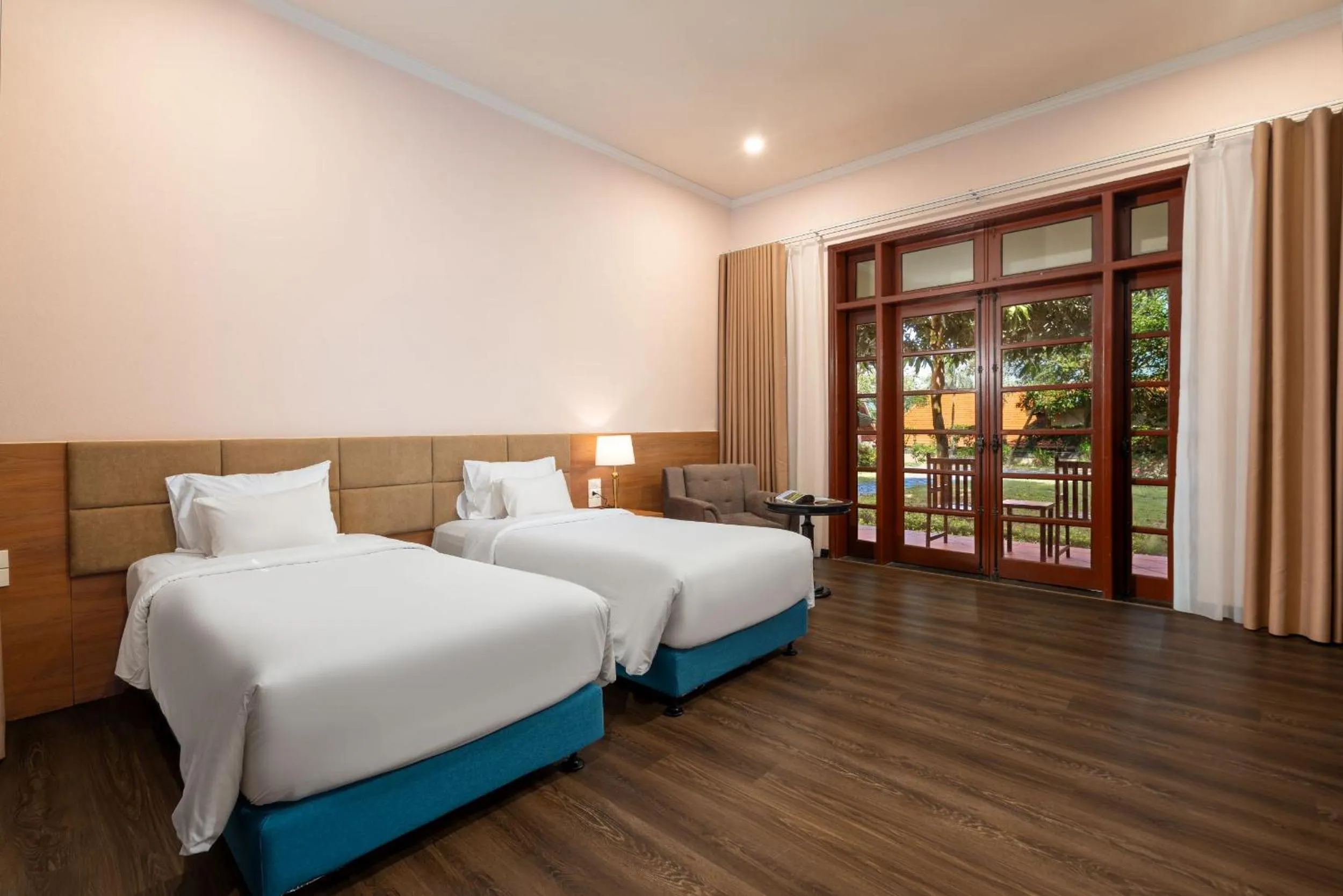 Bedroom, Bed in Tuan Chau Resort Ha Long