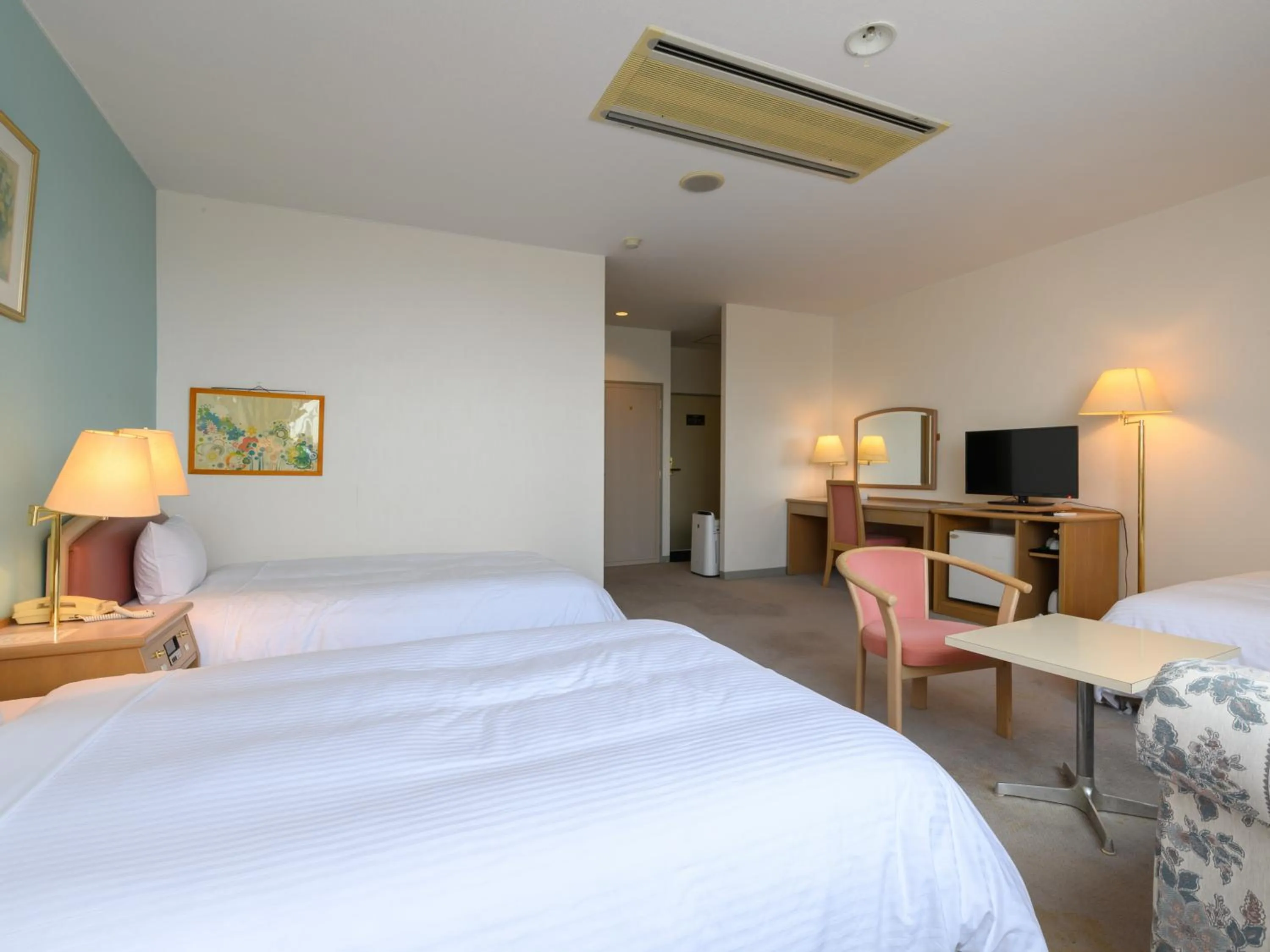 Photo of the whole room, Bed in Tabist Katahara Resort Gamagori