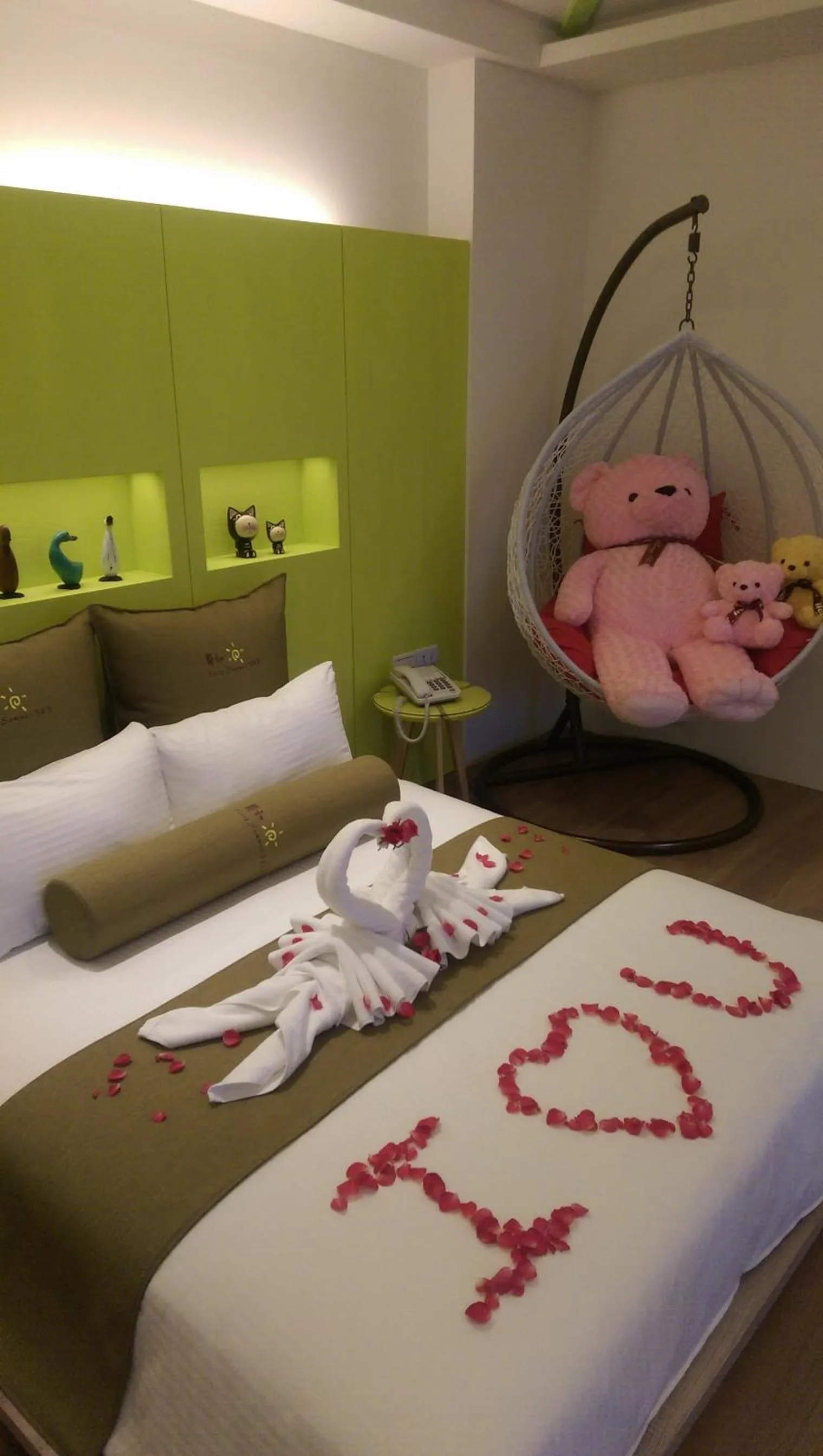 Photo of the whole room, Bed in Early Summer