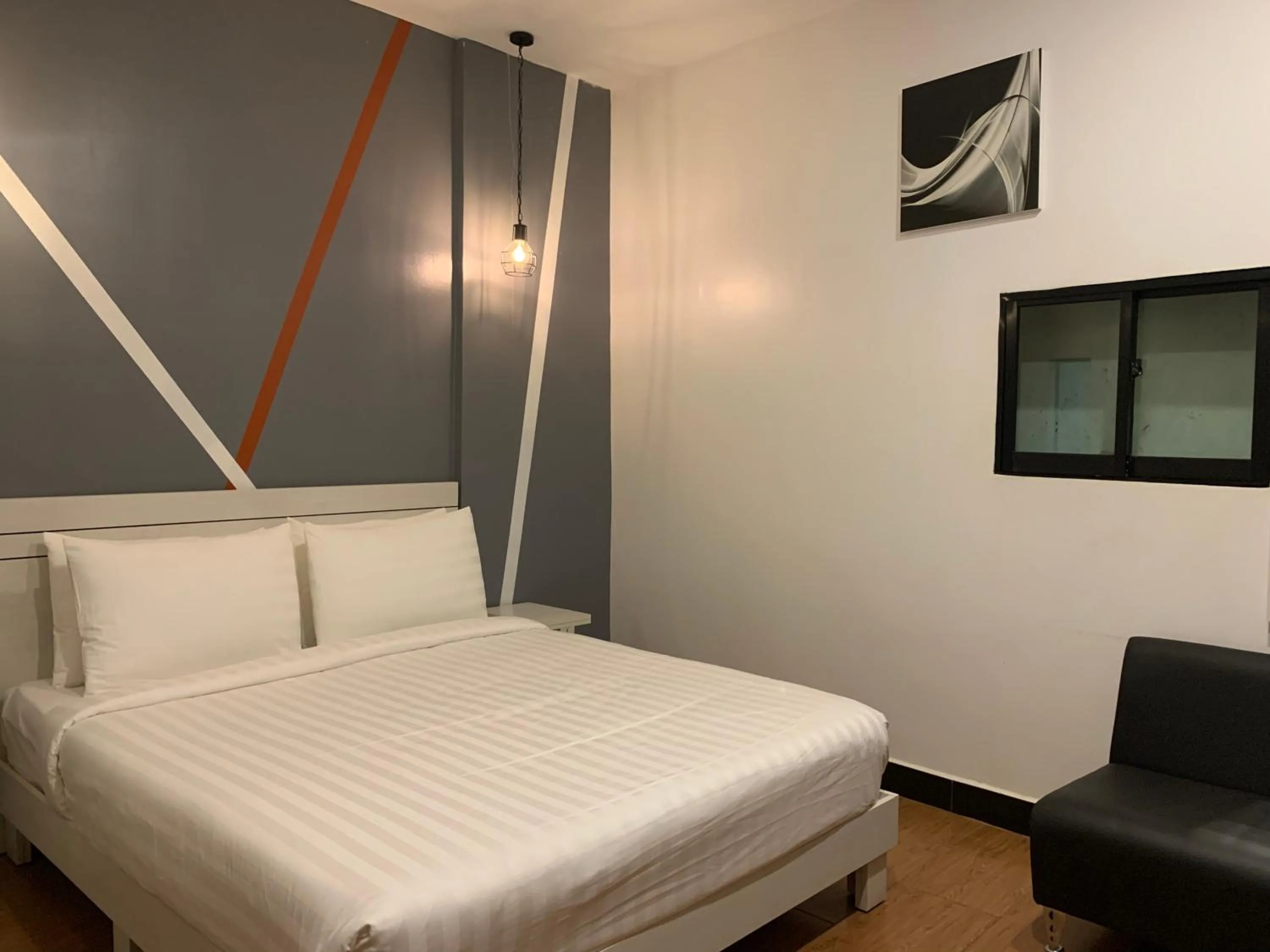 Bedroom, Bed in DE Hotel