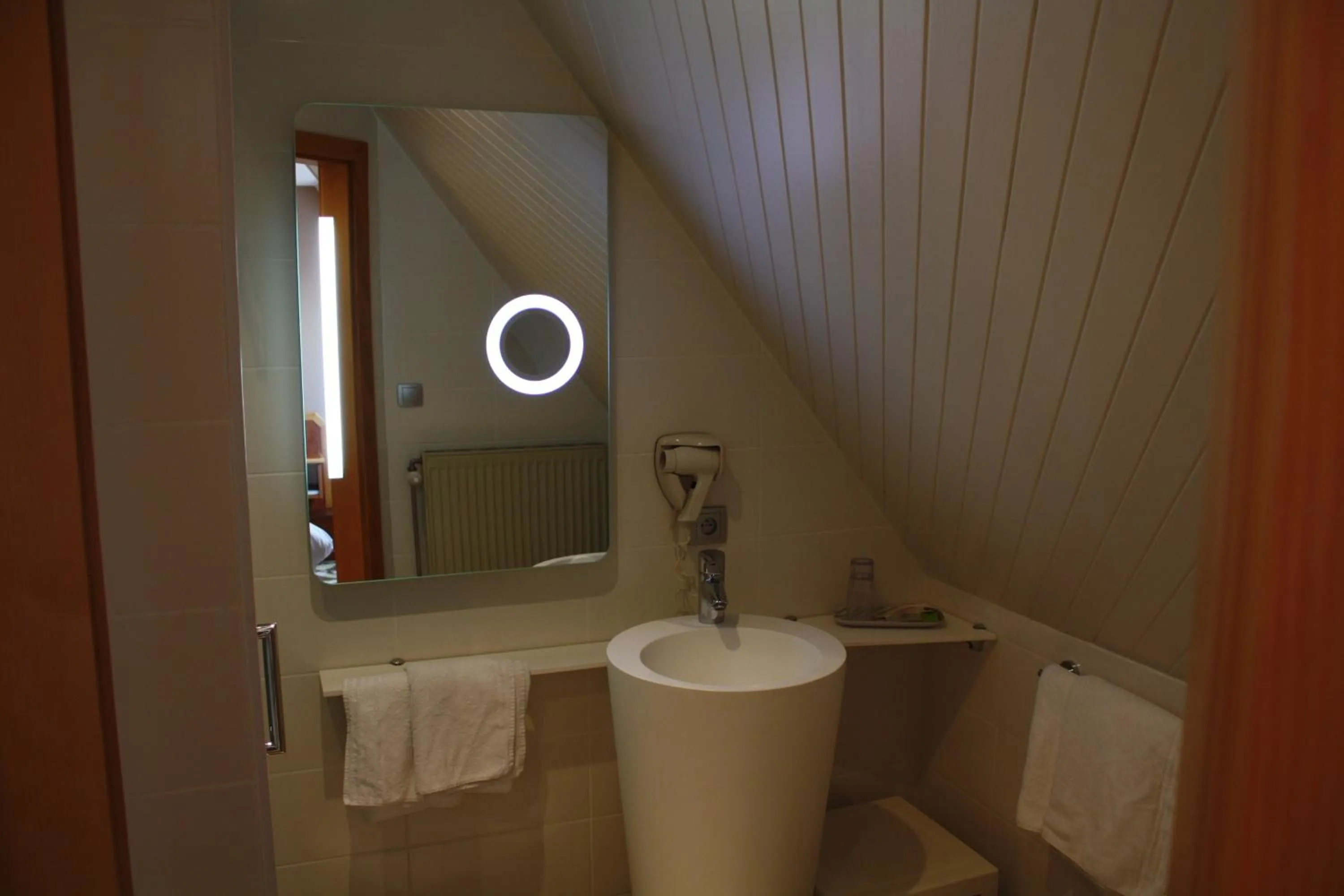 Bathroom in Logis Hotel Restaurant A L'Etoile