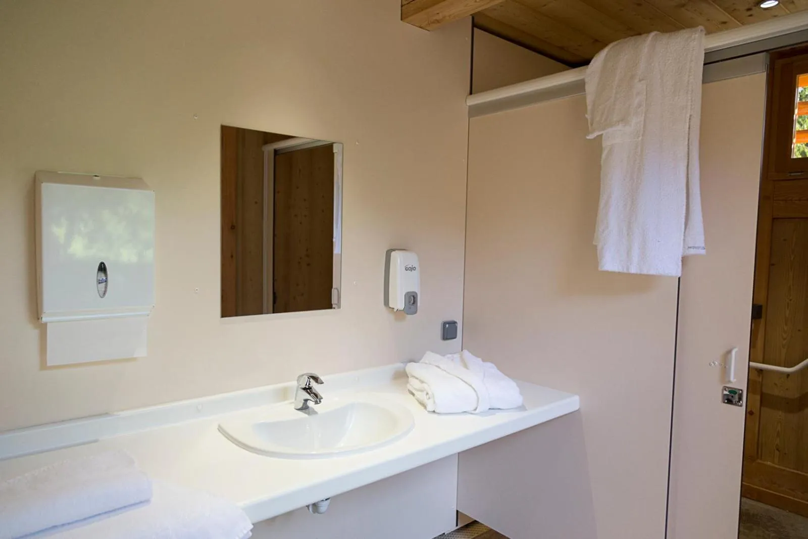 Bathroom in Logis La Résidence