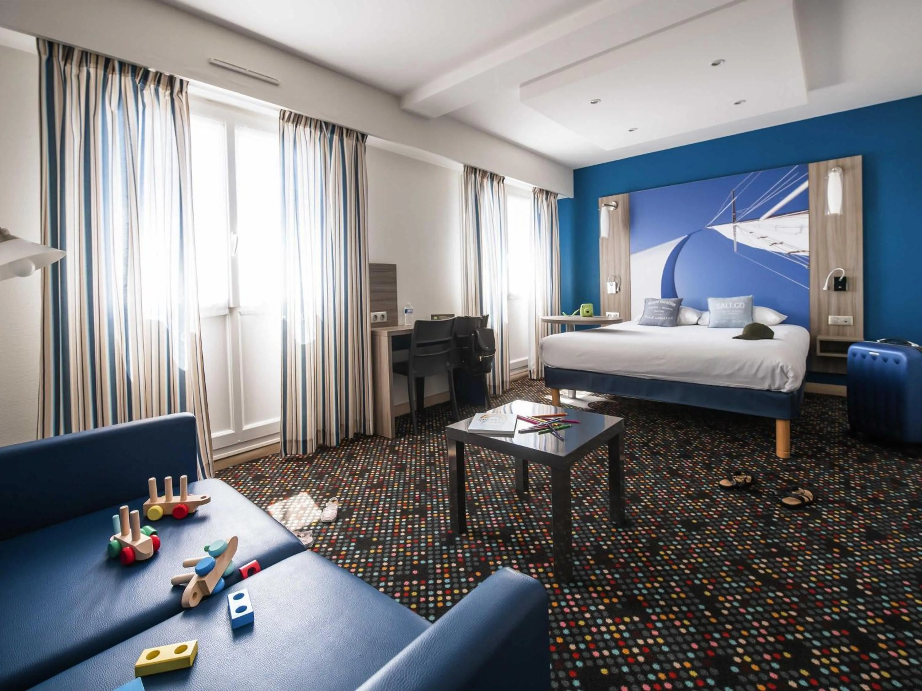 Photo of the whole room, Bed in ibis Styles St Gilles Croix de Vie centre-ville