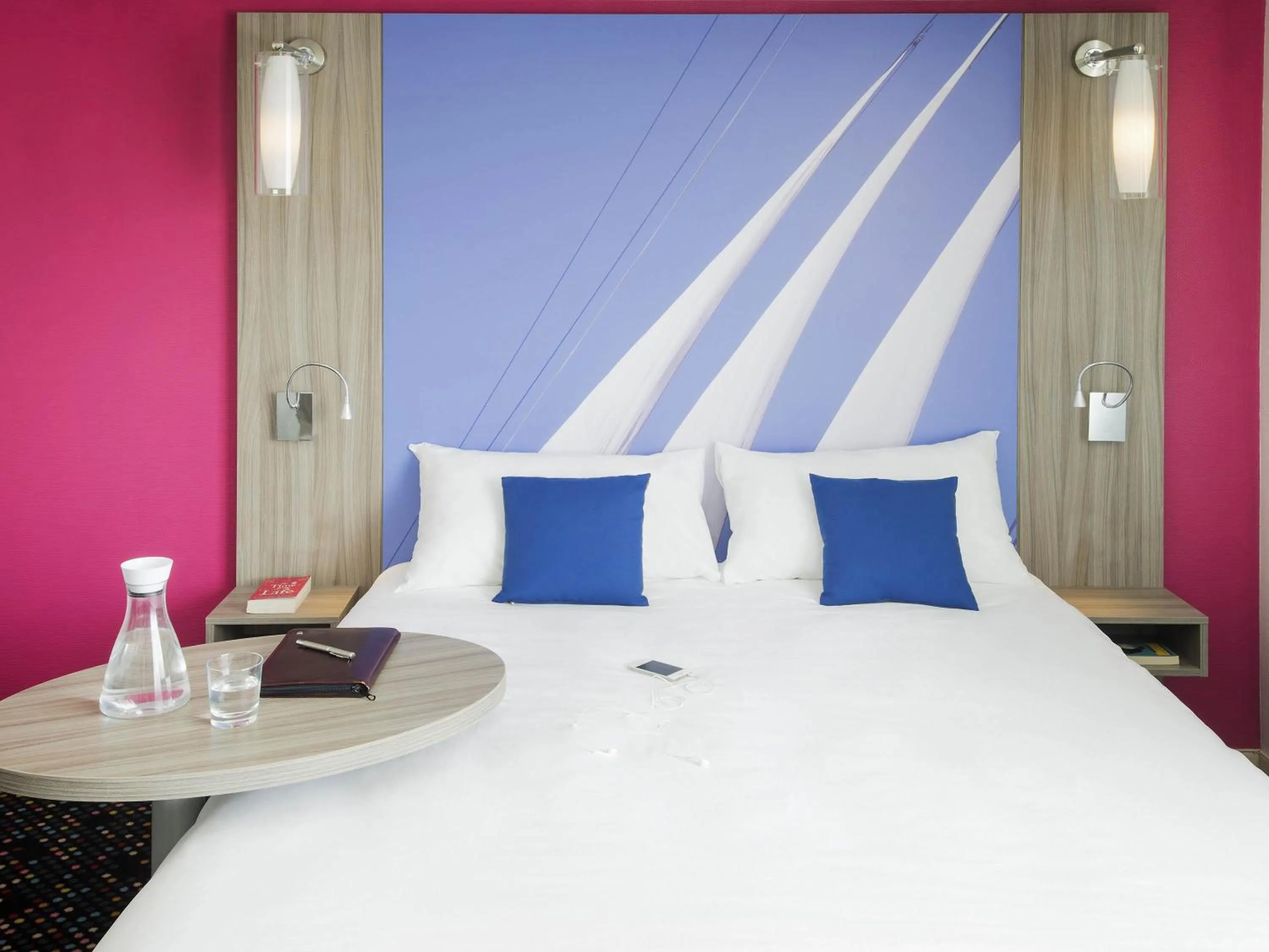 Bedroom, Bed in ibis Styles St Gilles Croix de Vie centre-ville